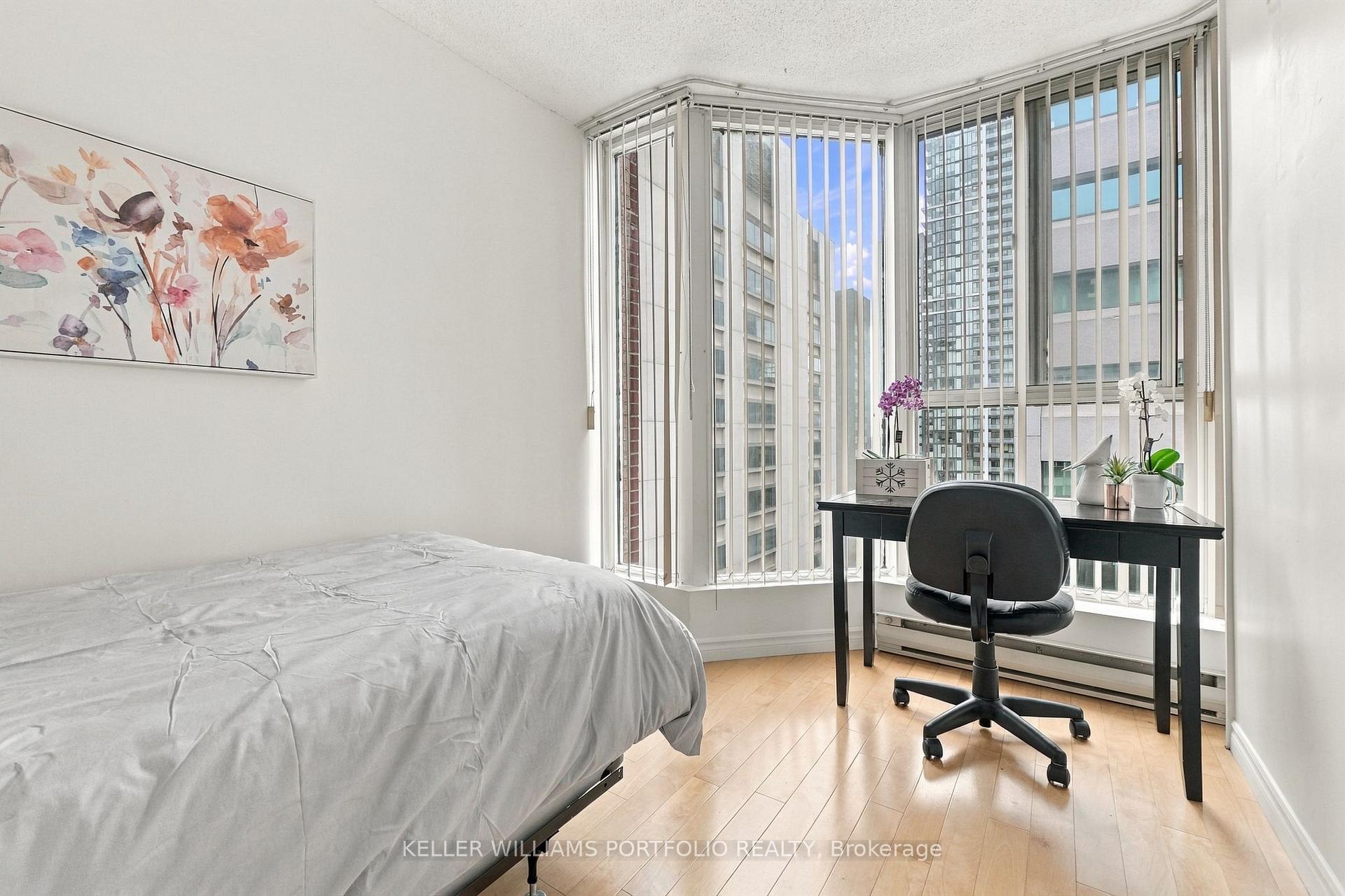Photo 14 of Unit 2304, 55 Centre Avenue, Toronto, Bay Street Corridor — HOMEH