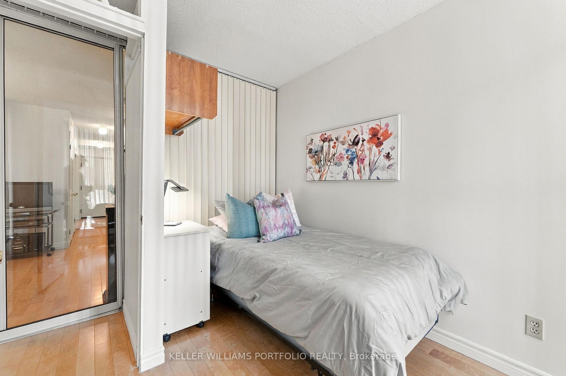 Photo 15 of Unit 2304, 55 Centre Avenue, Toronto, Bay Street Corridor — HOMEH