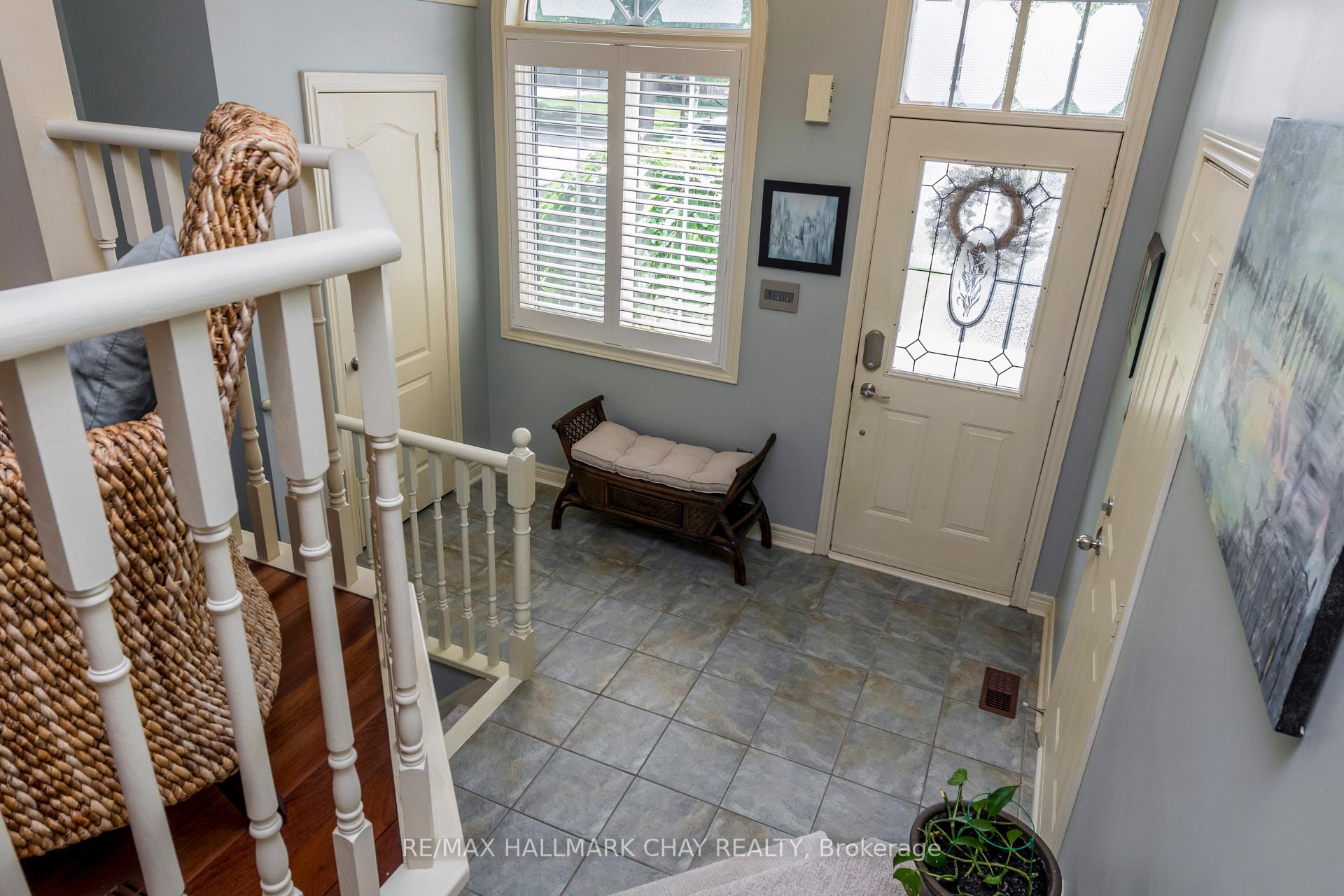 Photo 4 of 22 Peter Street, Barrie, Ardagh — HOMEH