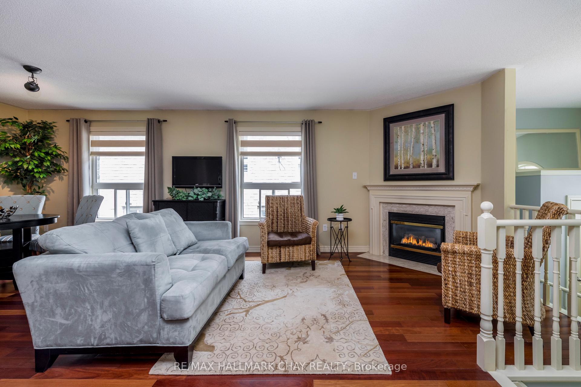 Photo 6 of 22 Peter Street, Barrie, Ardagh — HOMEH