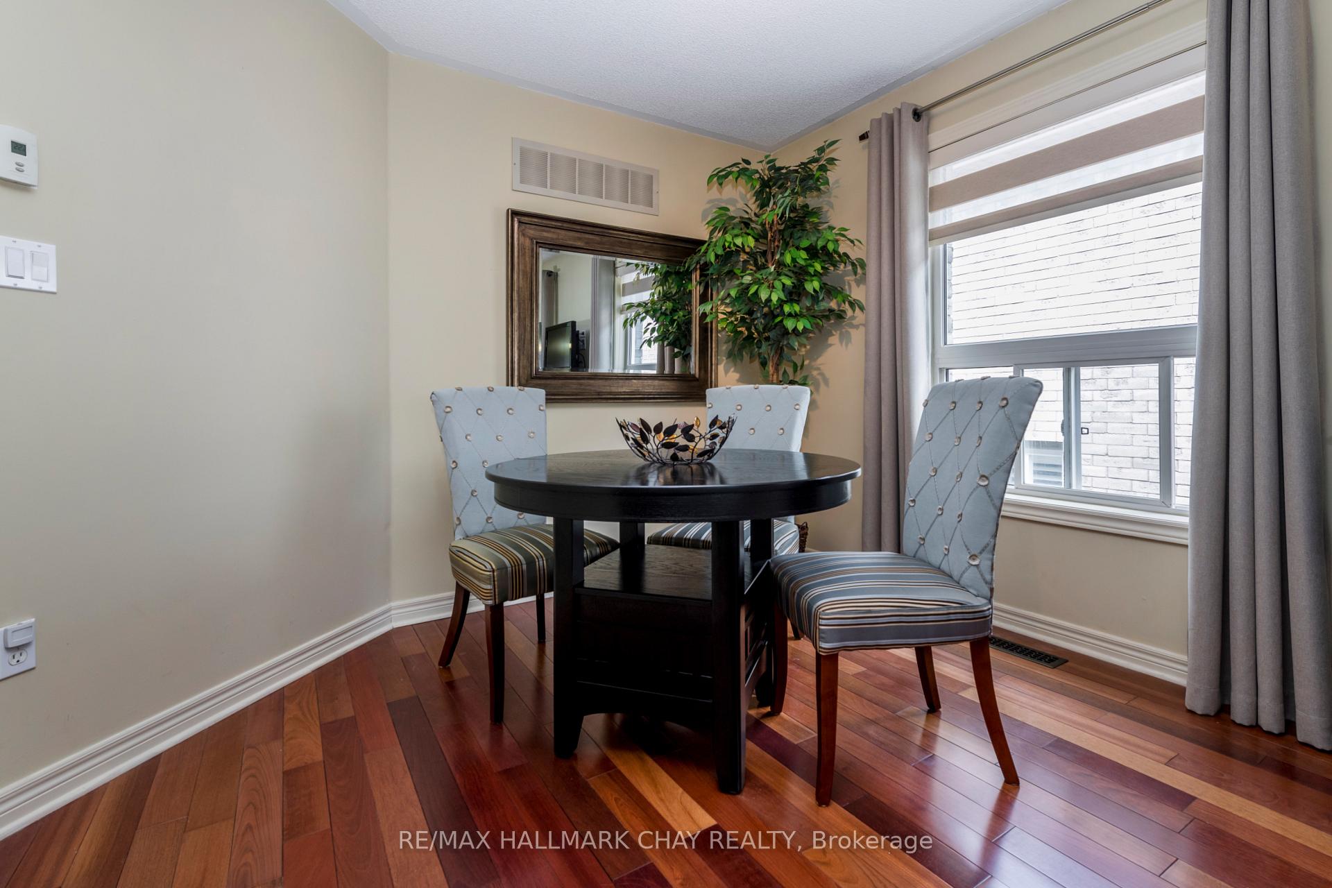Photo 7 of 22 Peter Street, Barrie, Ardagh — HOMEH