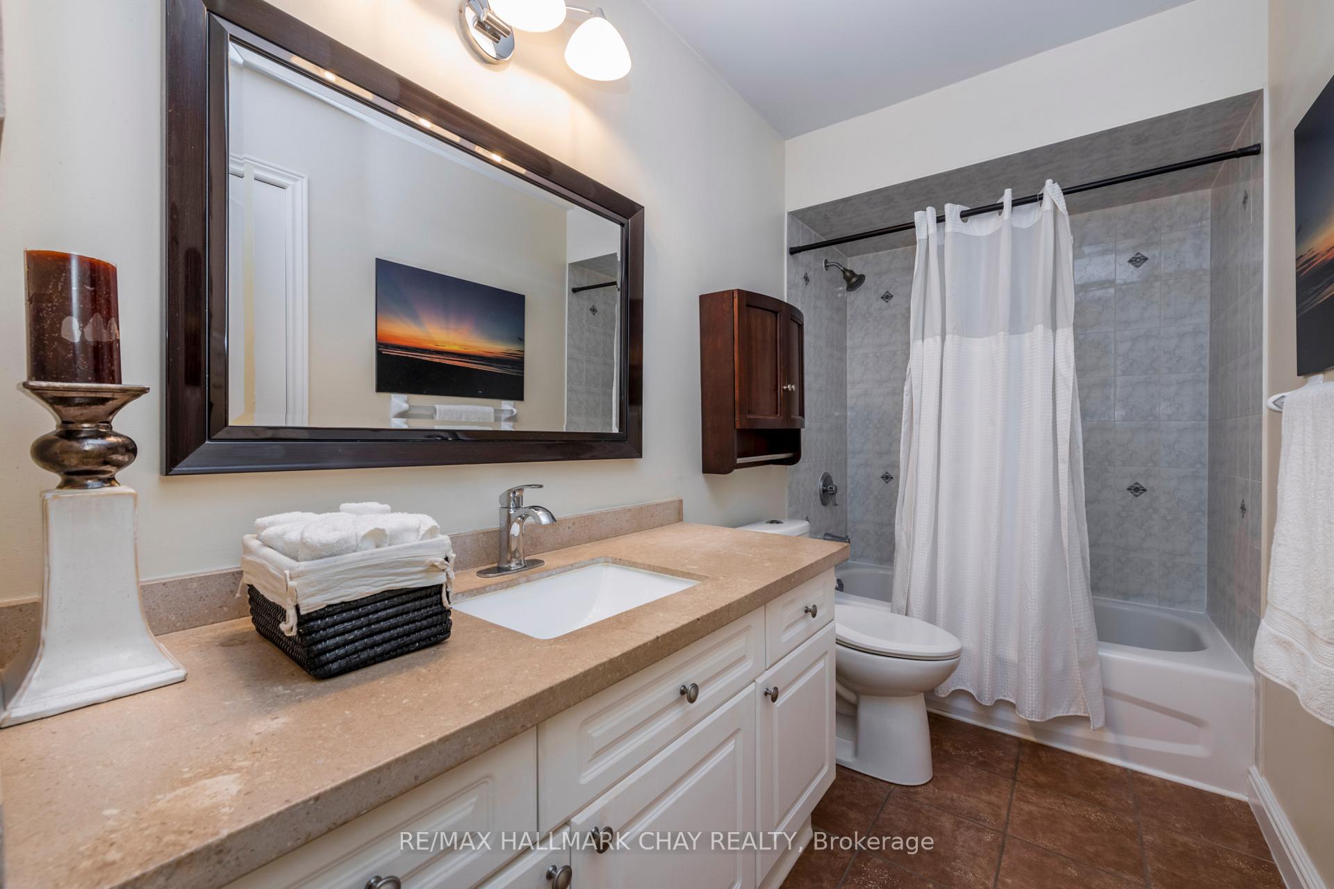 Photo 15 of 22 Peter Street, Barrie, Ardagh — HOMEH