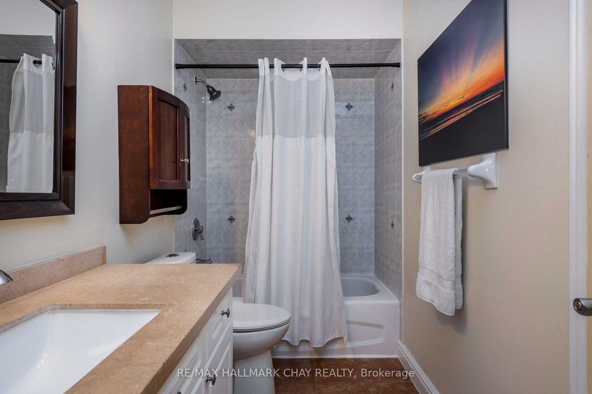 Photo 16 of 22 Peter Street, Barrie, Ardagh — HOMEH
