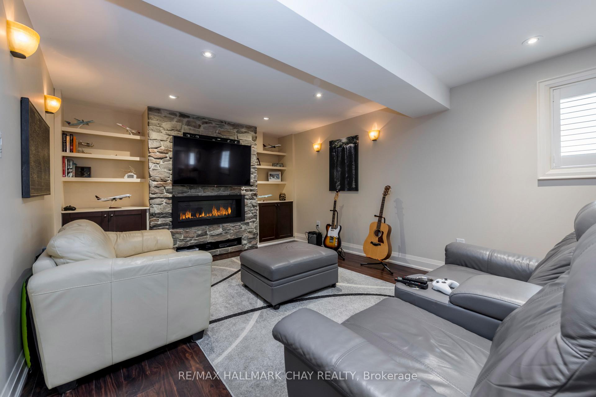Photo 18 of 22 Peter Street, Barrie, Ardagh — HOMEH