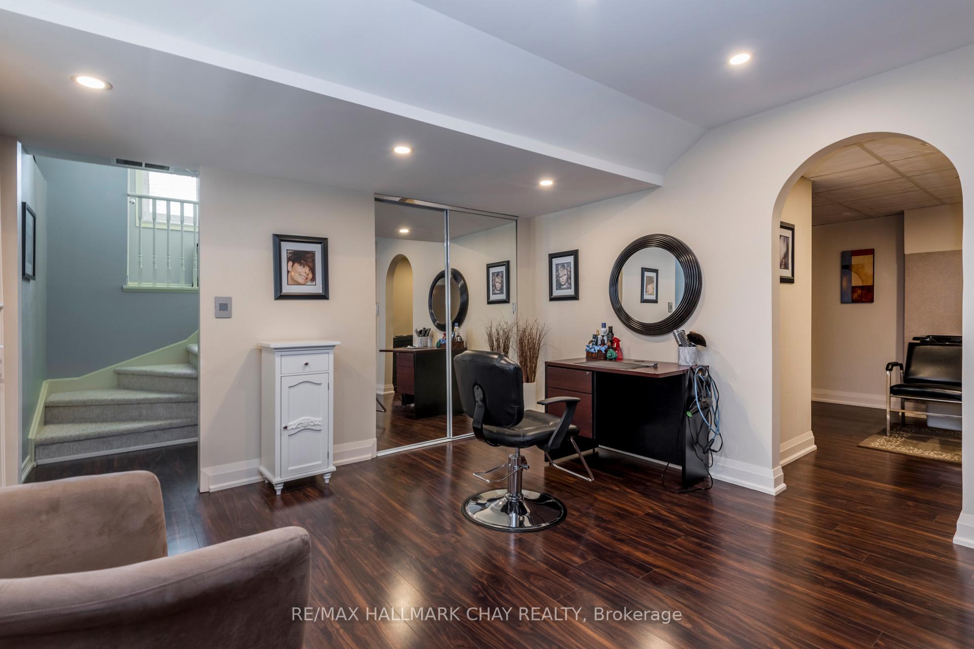 Photo 23 of 22 Peter Street, Barrie, Ardagh — HOMEH