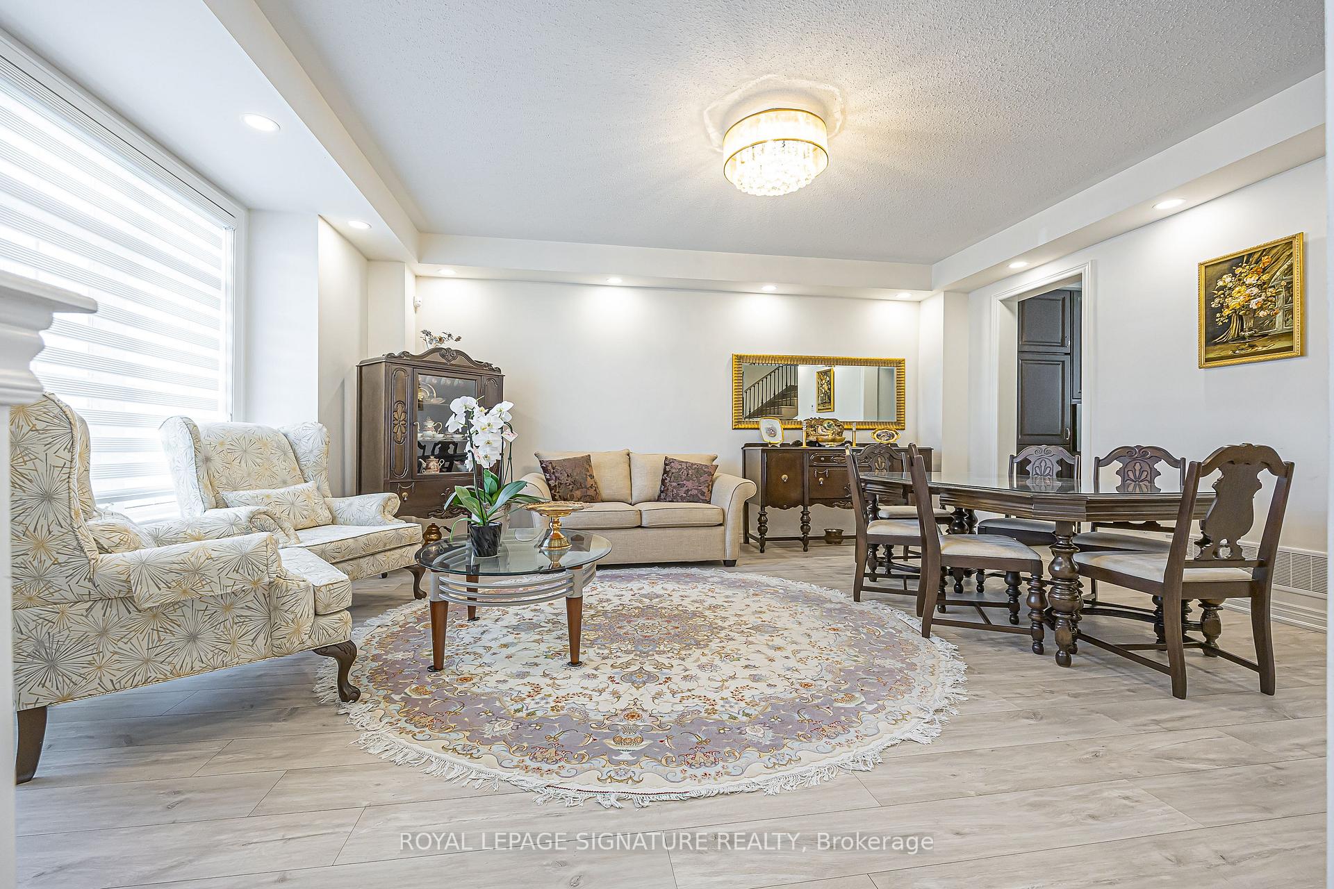 Photo 5 of 27 Beechborough Crescent, East Gwillimbury, Sharon — HOMEH