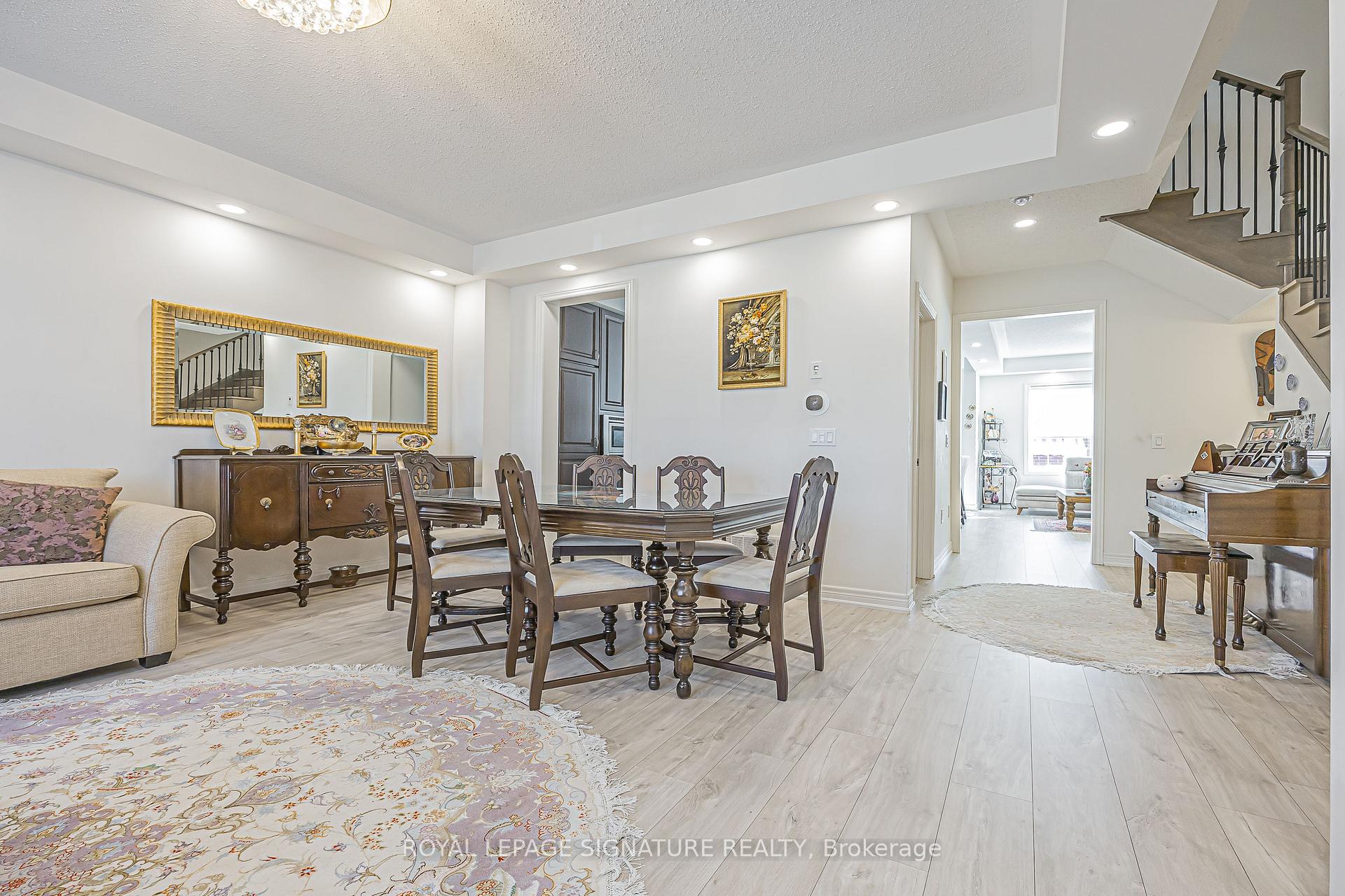 Photo 7 of 27 Beechborough Crescent, East Gwillimbury, Sharon — HOMEH