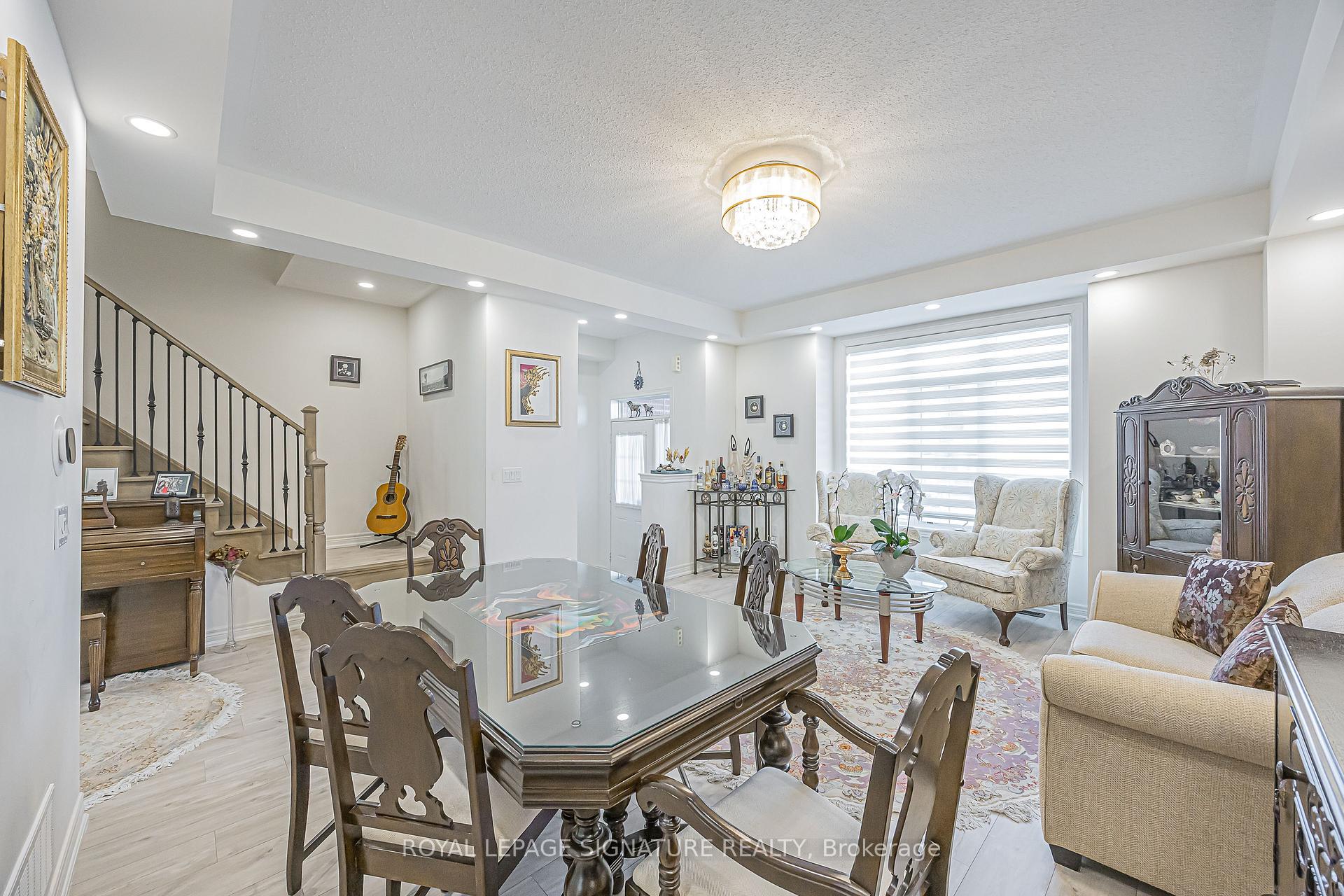 Photo 11 of 27 Beechborough Crescent, East Gwillimbury, Sharon — HOMEH