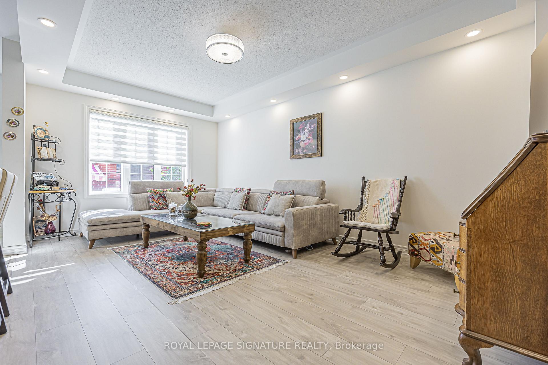 Photo 12 of 27 Beechborough Crescent, East Gwillimbury, Sharon — HOMEH