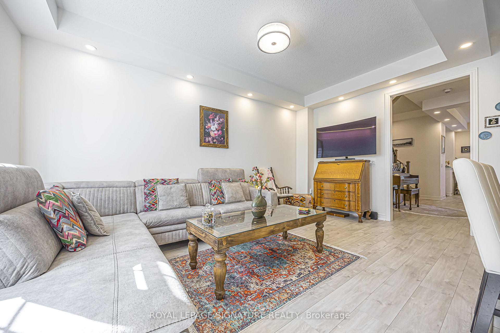 Photo 13 of 27 Beechborough Crescent, East Gwillimbury, Sharon — HOMEH