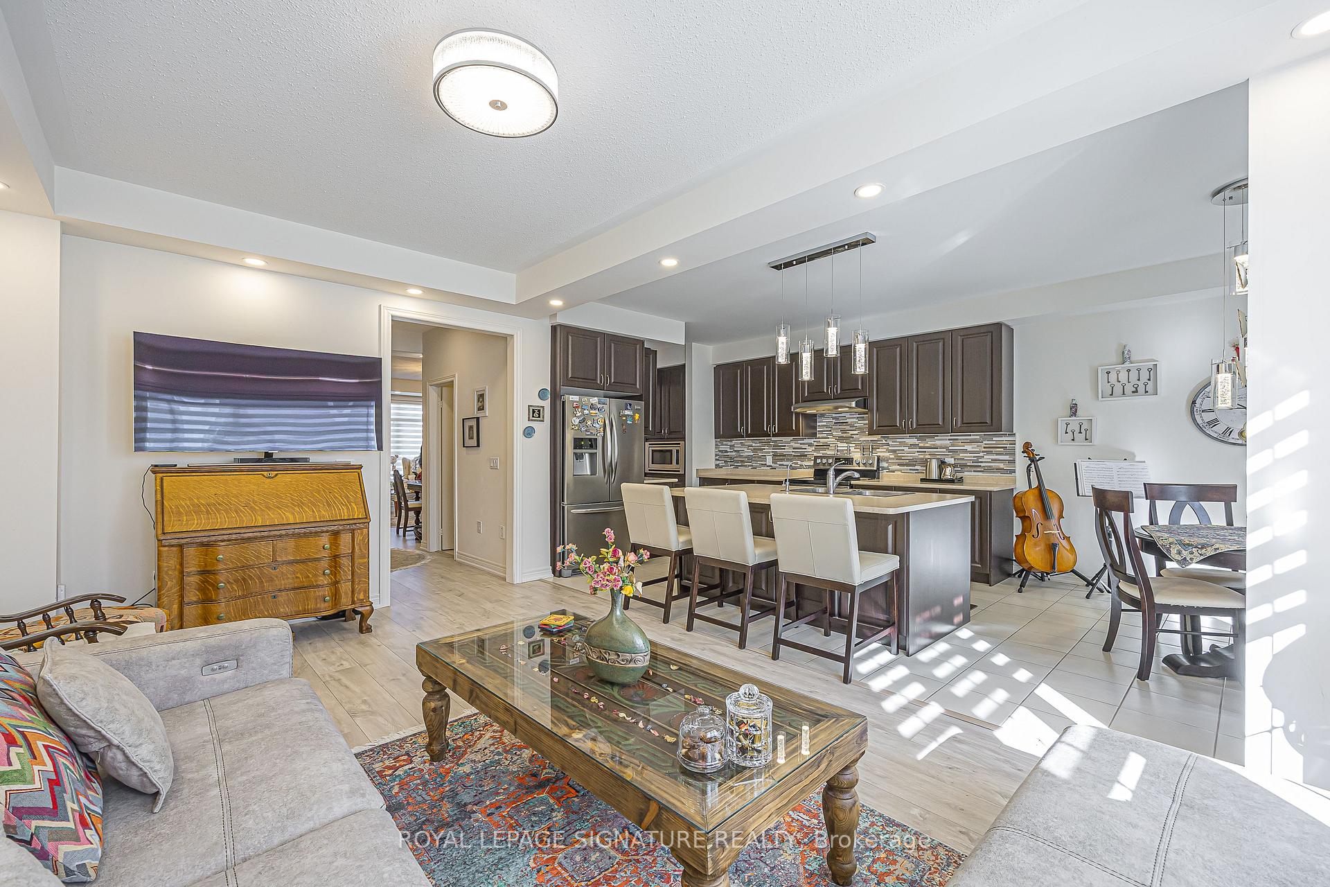 Photo 15 of 27 Beechborough Crescent, East Gwillimbury, Sharon — HOMEH