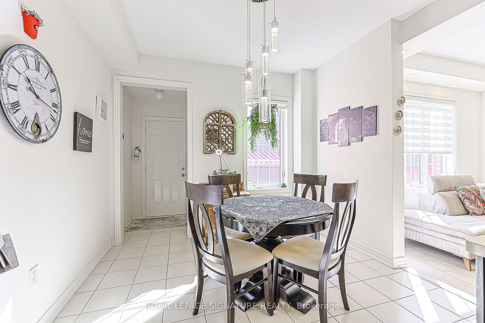 Photo 17 of 27 Beechborough Crescent, East Gwillimbury, Sharon — HOMEH