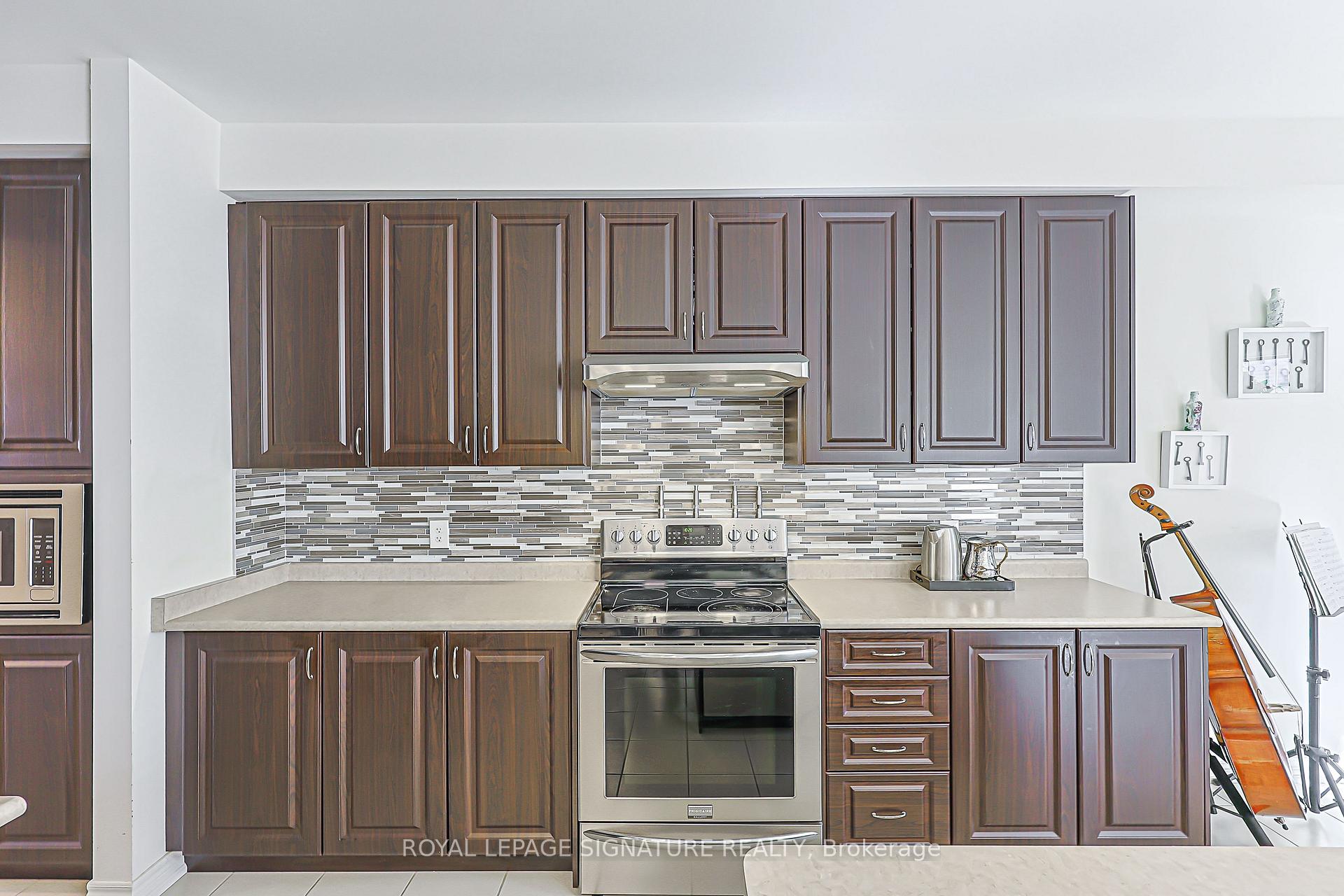 Photo 19 of 27 Beechborough Crescent, East Gwillimbury, Sharon — HOMEH