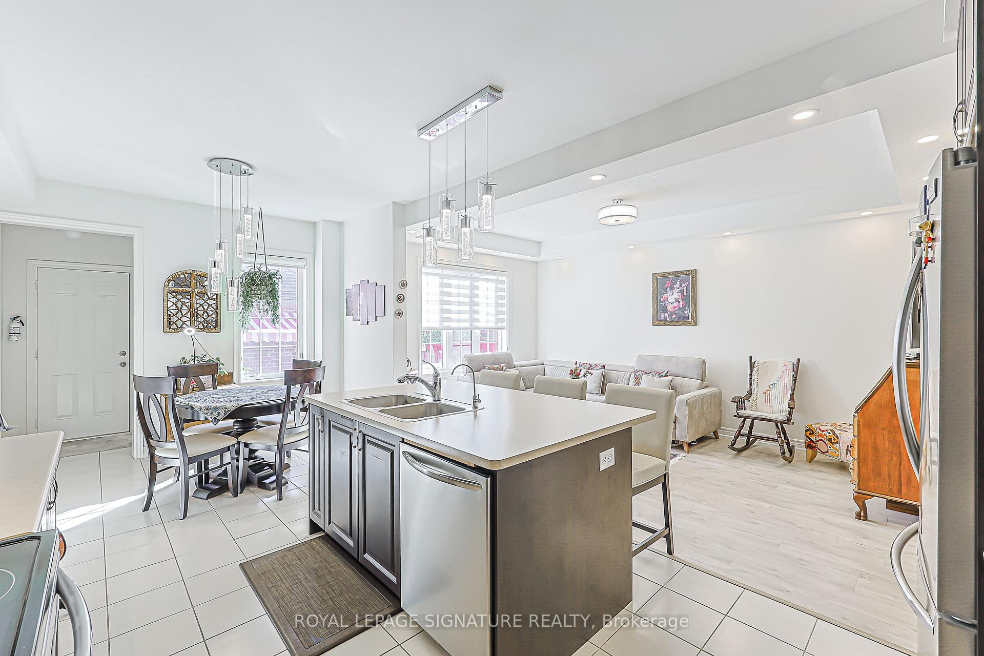 Photo 21 of 27 Beechborough Crescent, East Gwillimbury, Sharon — HOMEH