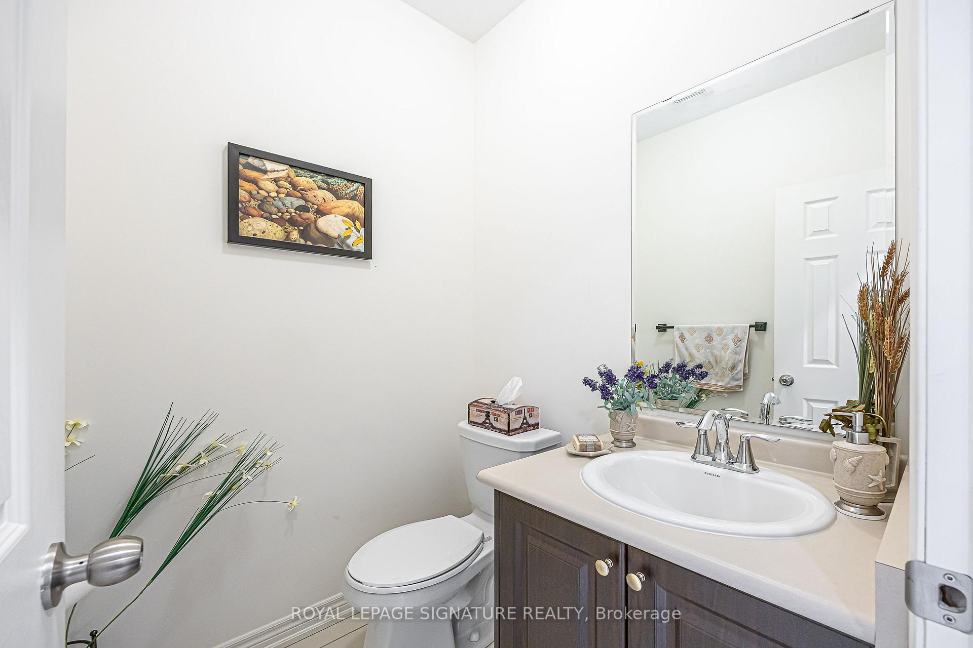 Photo 23 of 27 Beechborough Crescent, East Gwillimbury, Sharon — HOMEH