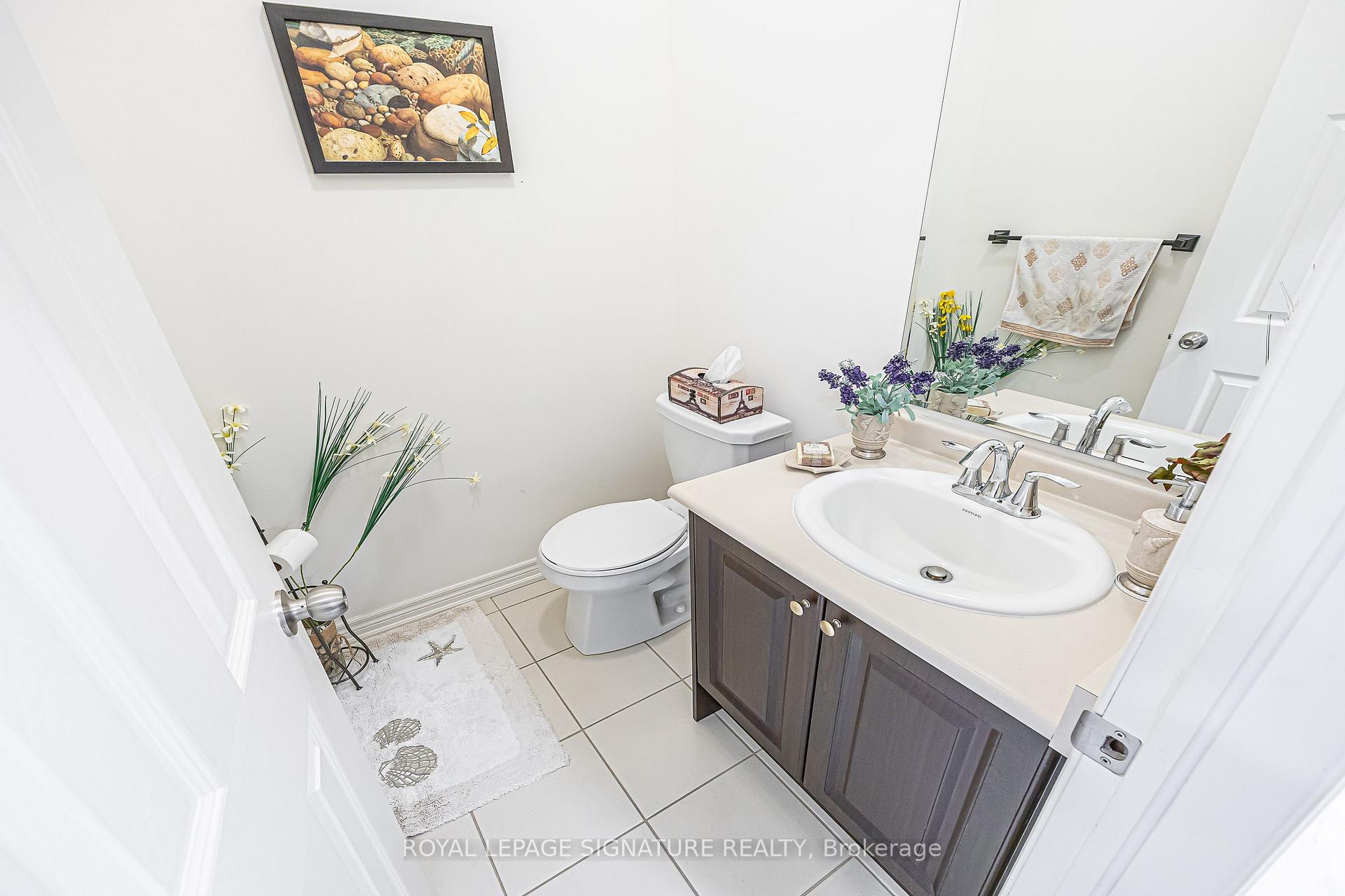 Photo 24 of 27 Beechborough Crescent, East Gwillimbury, Sharon — HOMEH