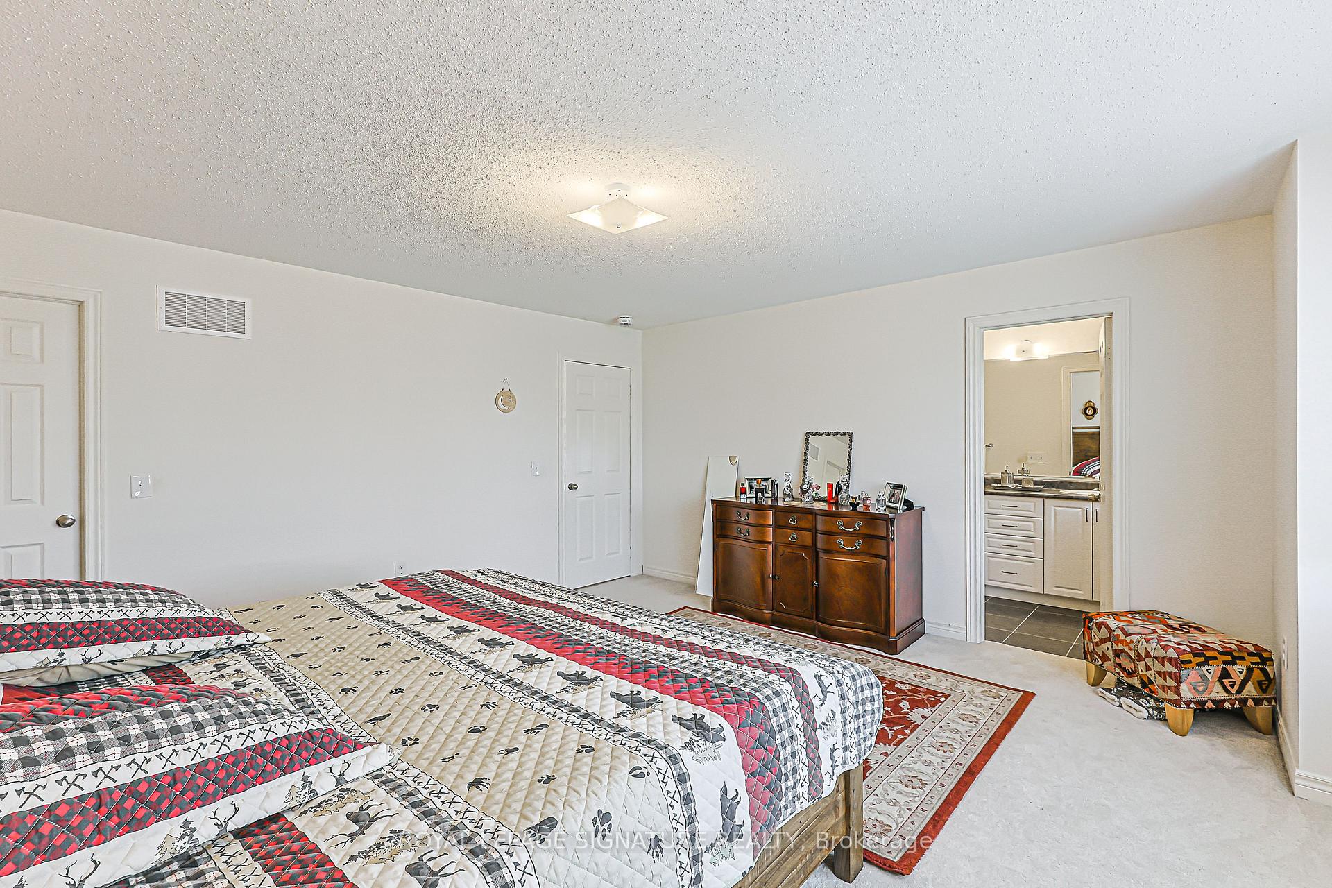 Photo 30 of 27 Beechborough Crescent, East Gwillimbury, Sharon — HOMEH