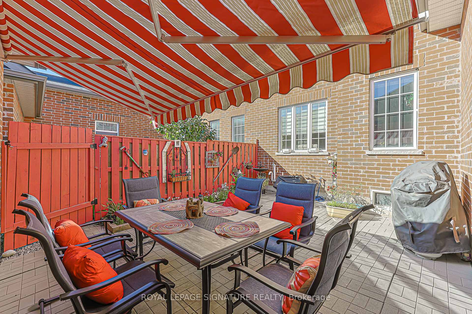 Photo 48 of 27 Beechborough Crescent, East Gwillimbury, Sharon — HOMEH