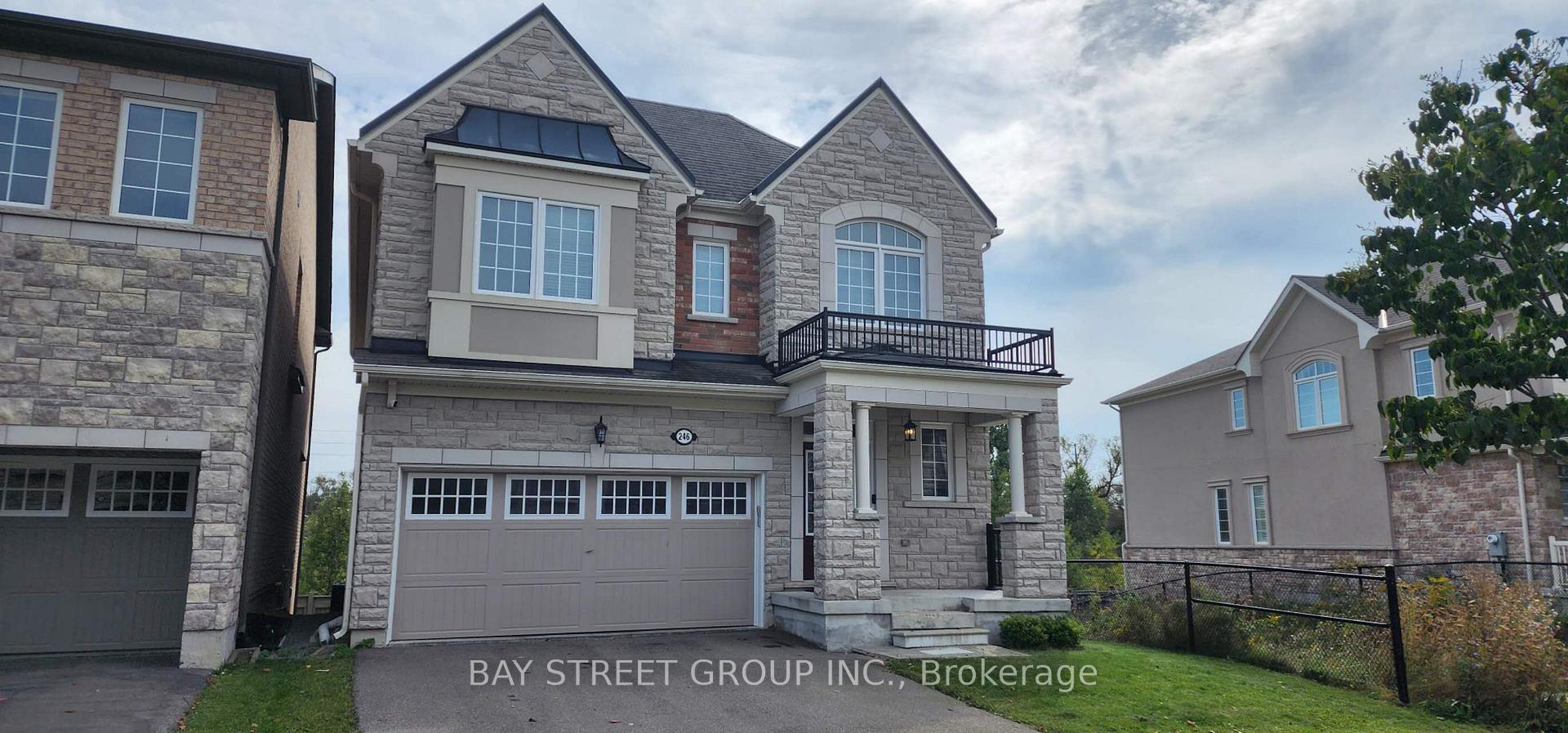 Photo 1 of 246 Degraaf Crescent, Aurora, Rural Aurora — HOMEH
