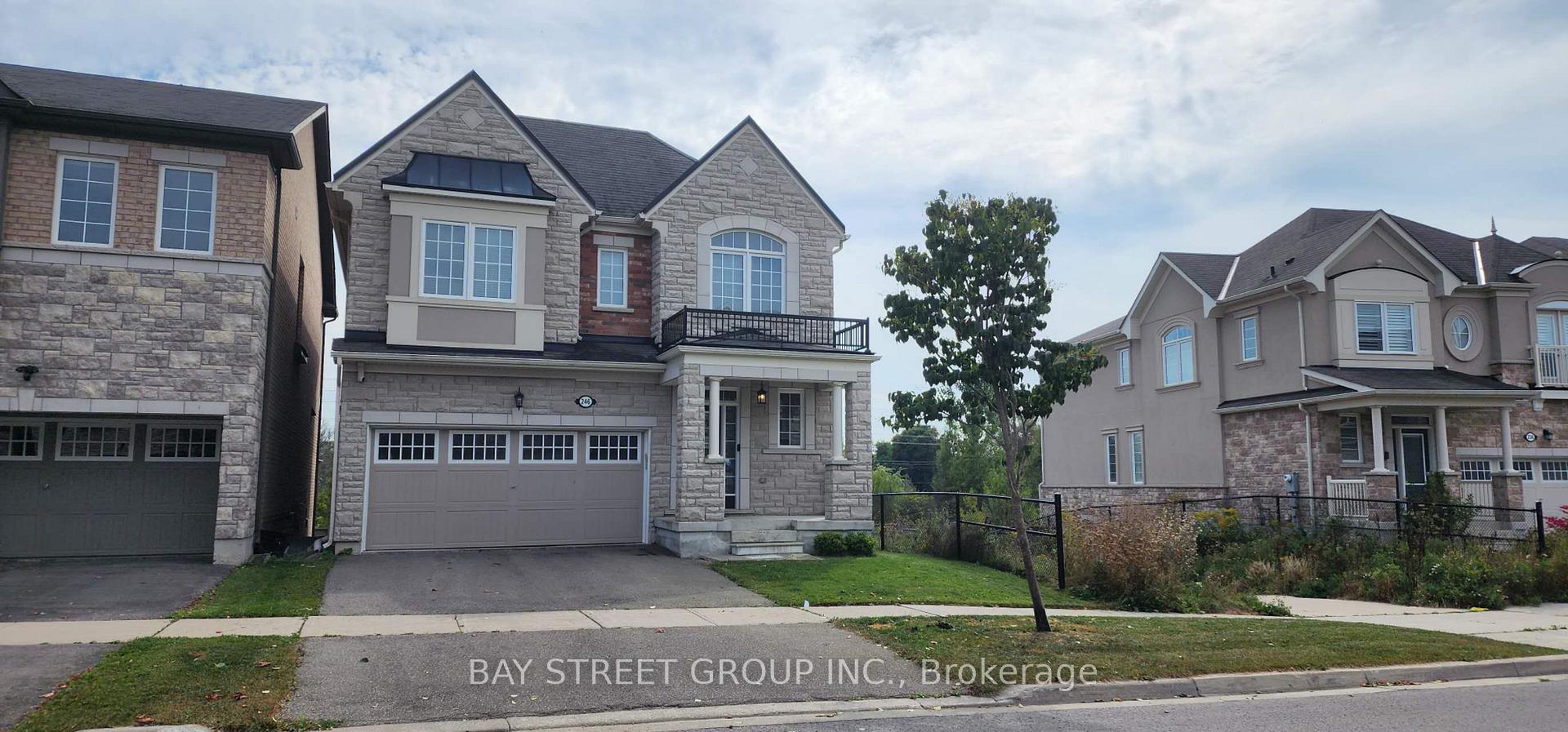 Photo 2 of 246 Degraaf Crescent, Aurora, Rural Aurora — HOMEH