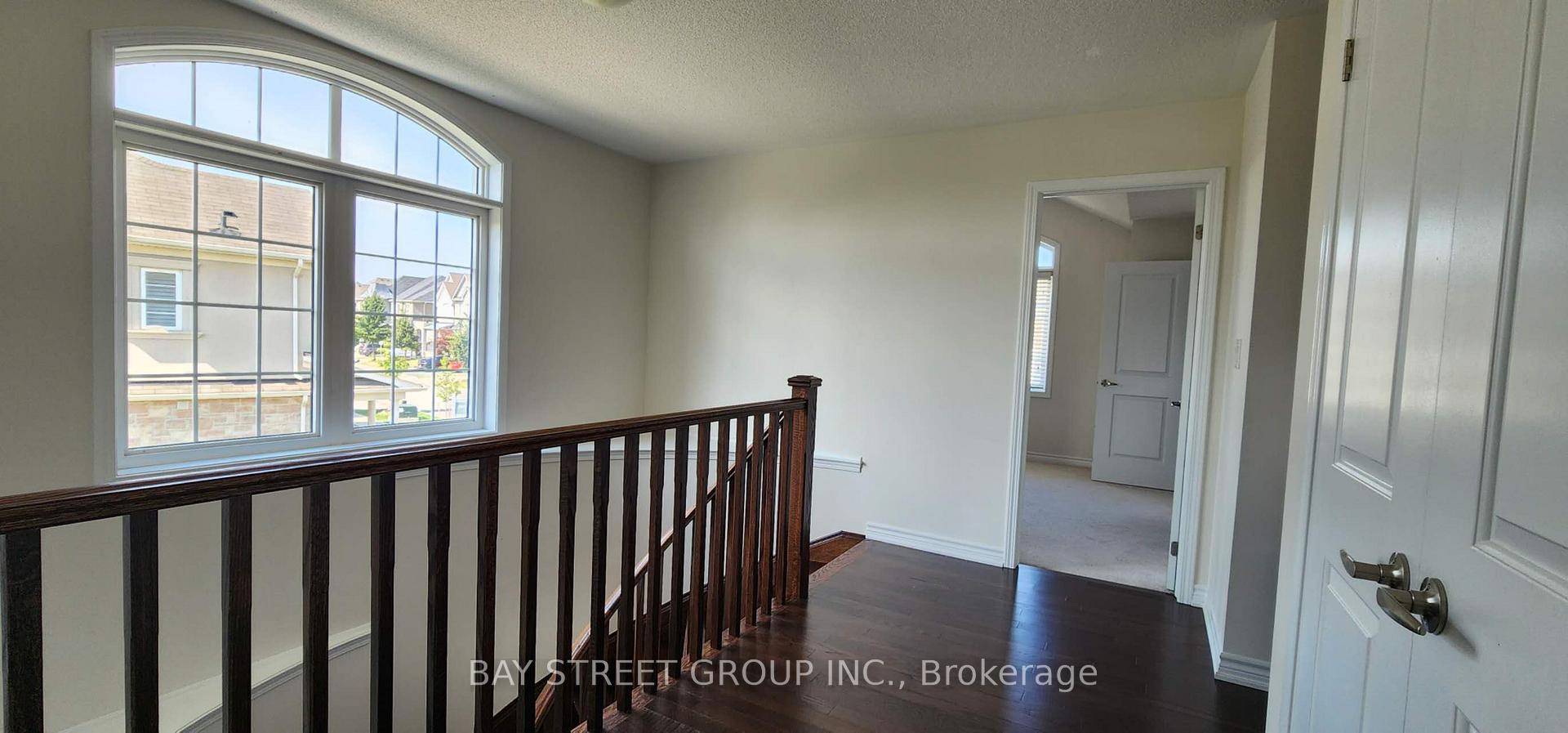 Photo 9 of 246 Degraaf Crescent, Aurora, Rural Aurora — HOMEH