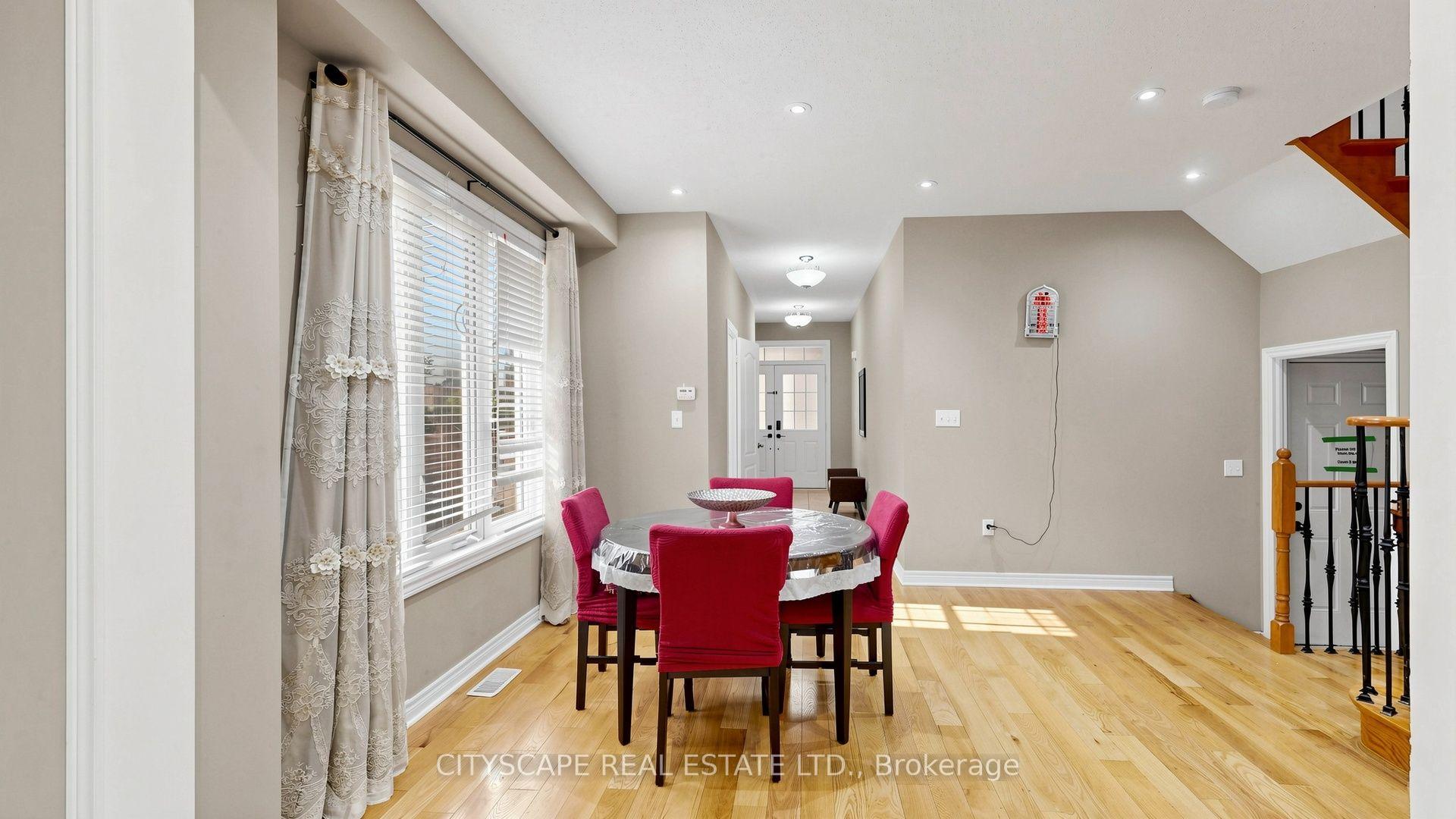 Photo 12 of 47 Goodsway Trail, Brampton, Northwest Brampton — HOMEH