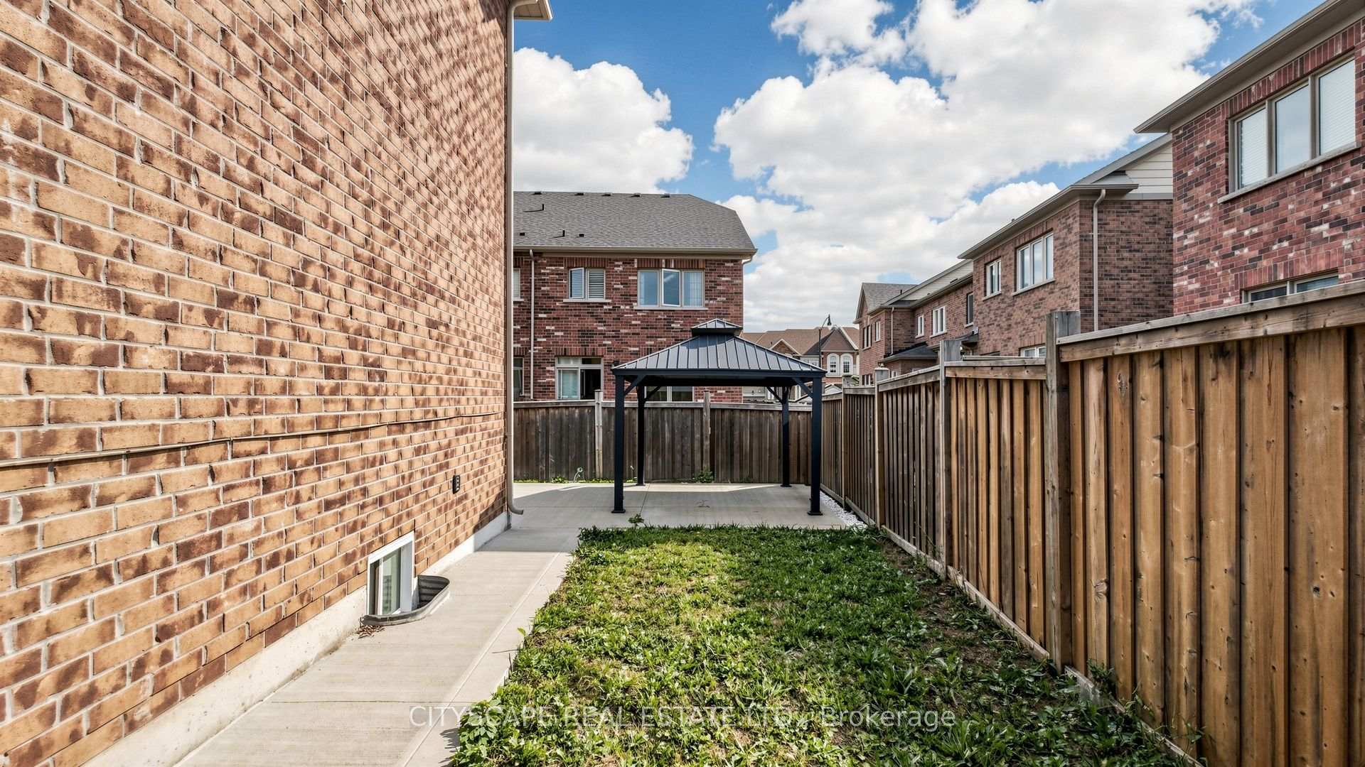 Photo 40 of 47 Goodsway Trail, Brampton, Northwest Brampton — HOMEH