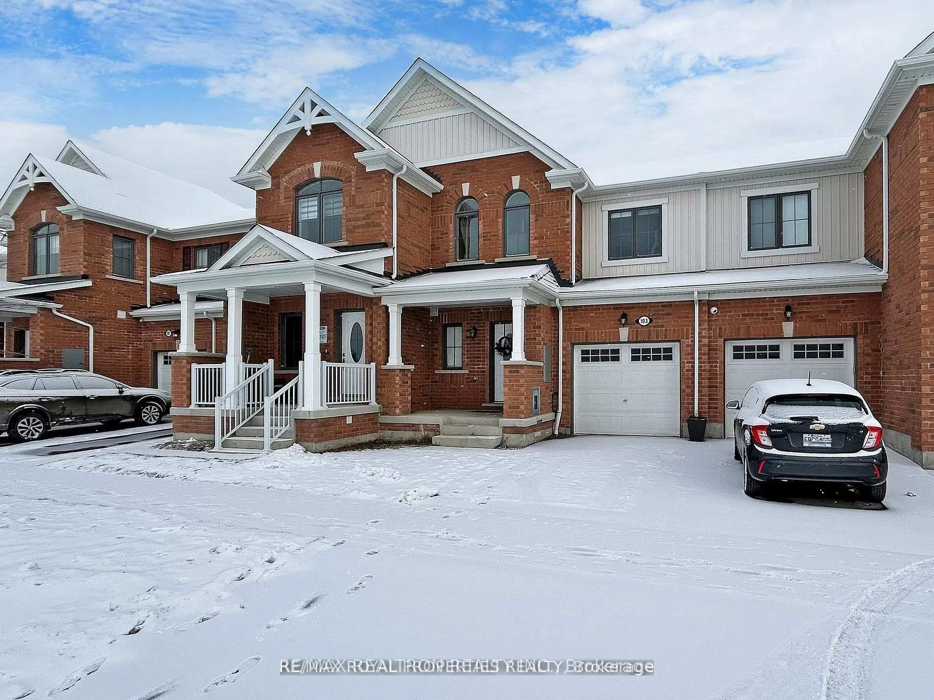 Photo 5 of 103 Westfield Drive, Whitby, Rural Whitby — HOMEH