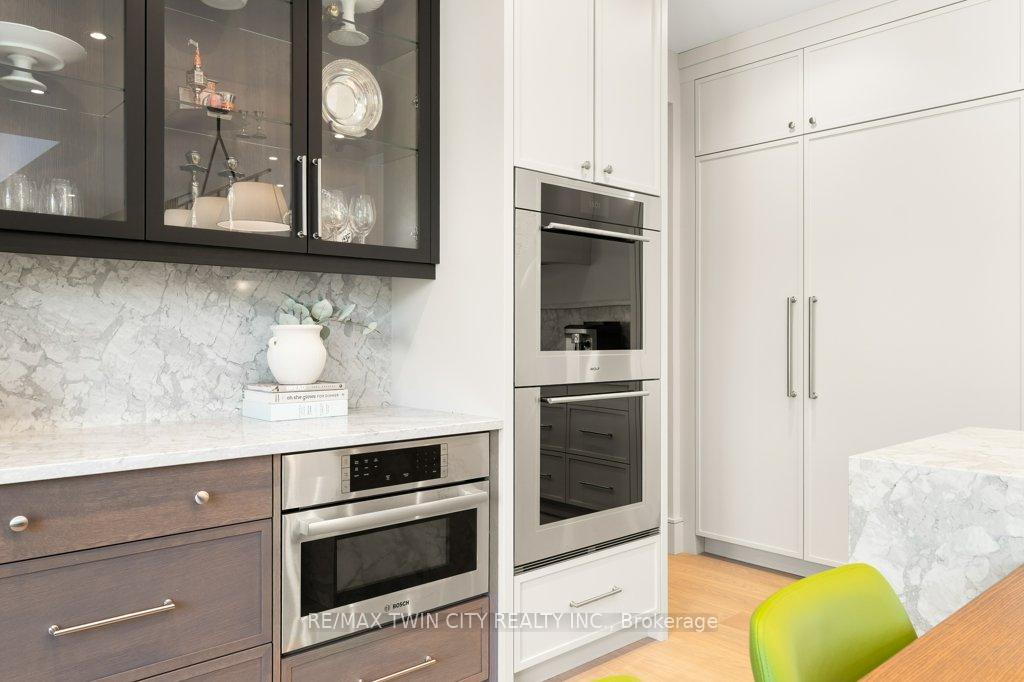 Photo 10 of 26 Golfview Place, Kitchener, Uptown West — HOMEH