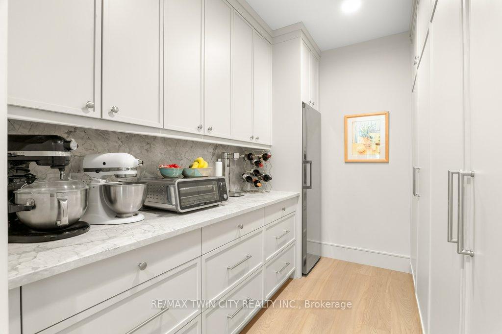 Photo 11 of 26 Golfview Place, Kitchener, Uptown West — HOMEH