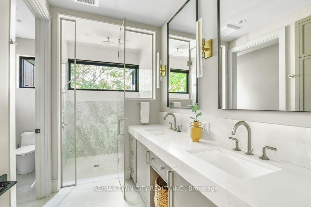 Photo 22 of 26 Golfview Place, Kitchener, Uptown West — HOMEH