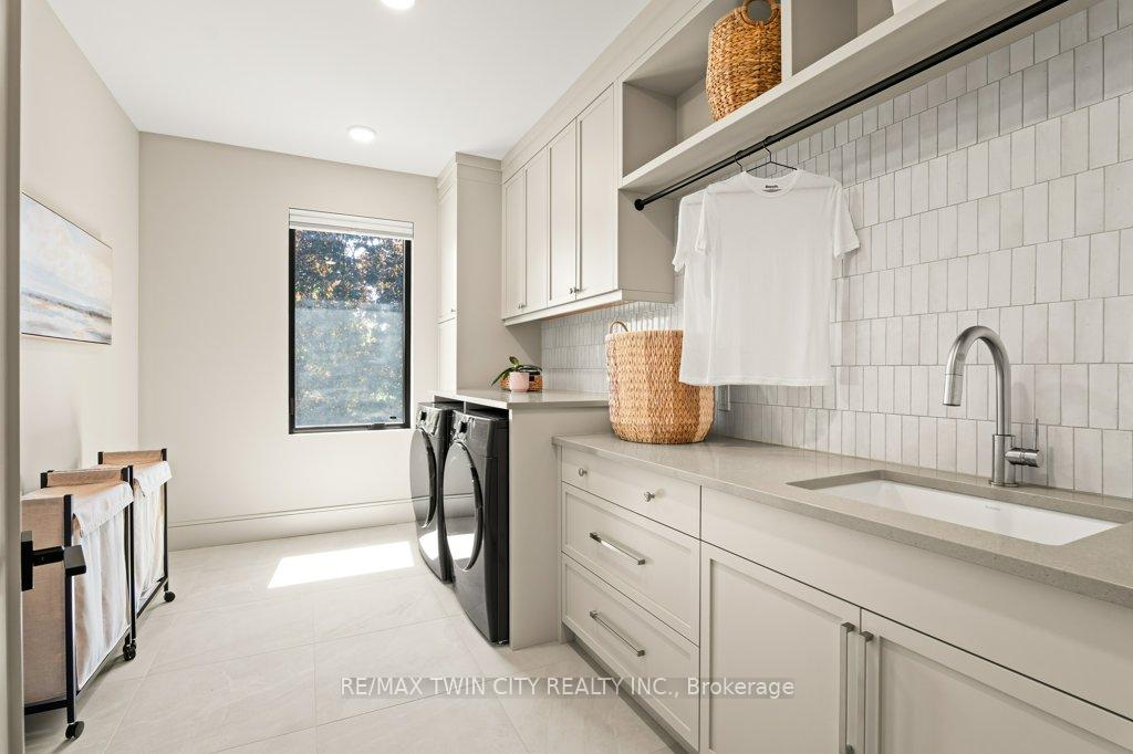 Photo 27 of 26 Golfview Place, Kitchener, Uptown West — HOMEH
