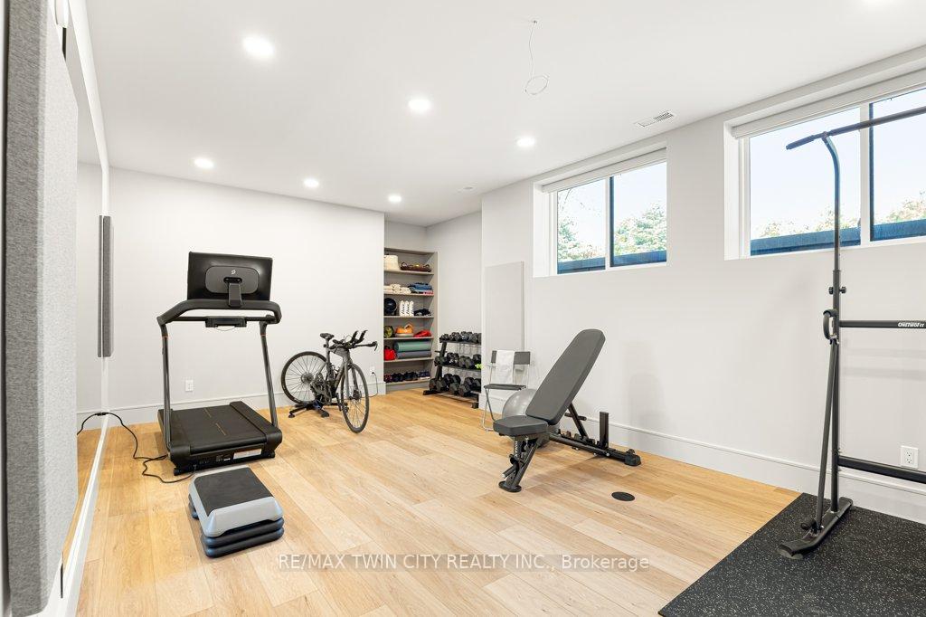 Photo 33 of 26 Golfview Place, Kitchener, Uptown West — HOMEH