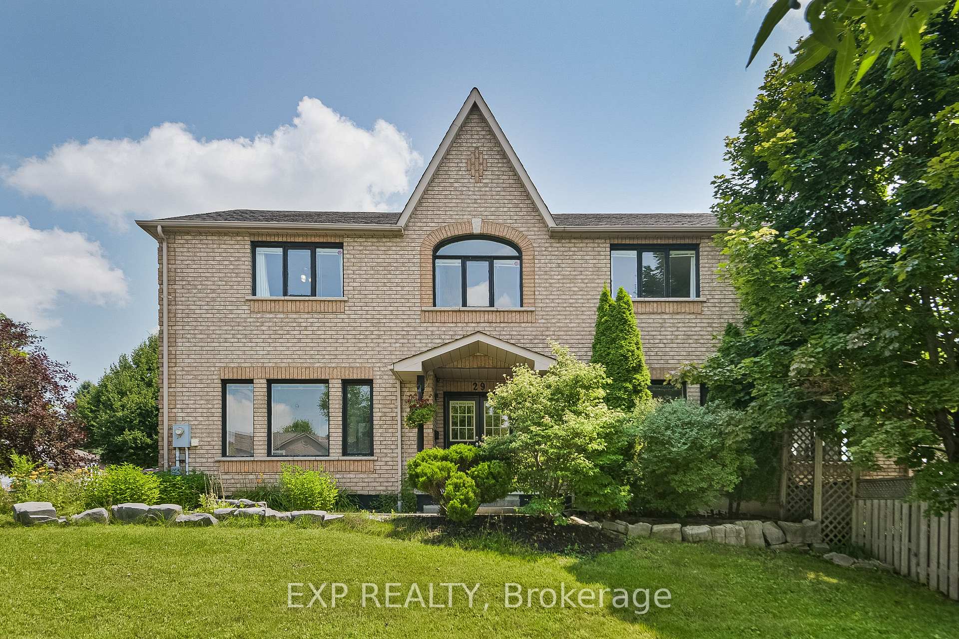 Photo 4 of 29 Batson Drive, Aurora, Aurora Village — HOMEH
