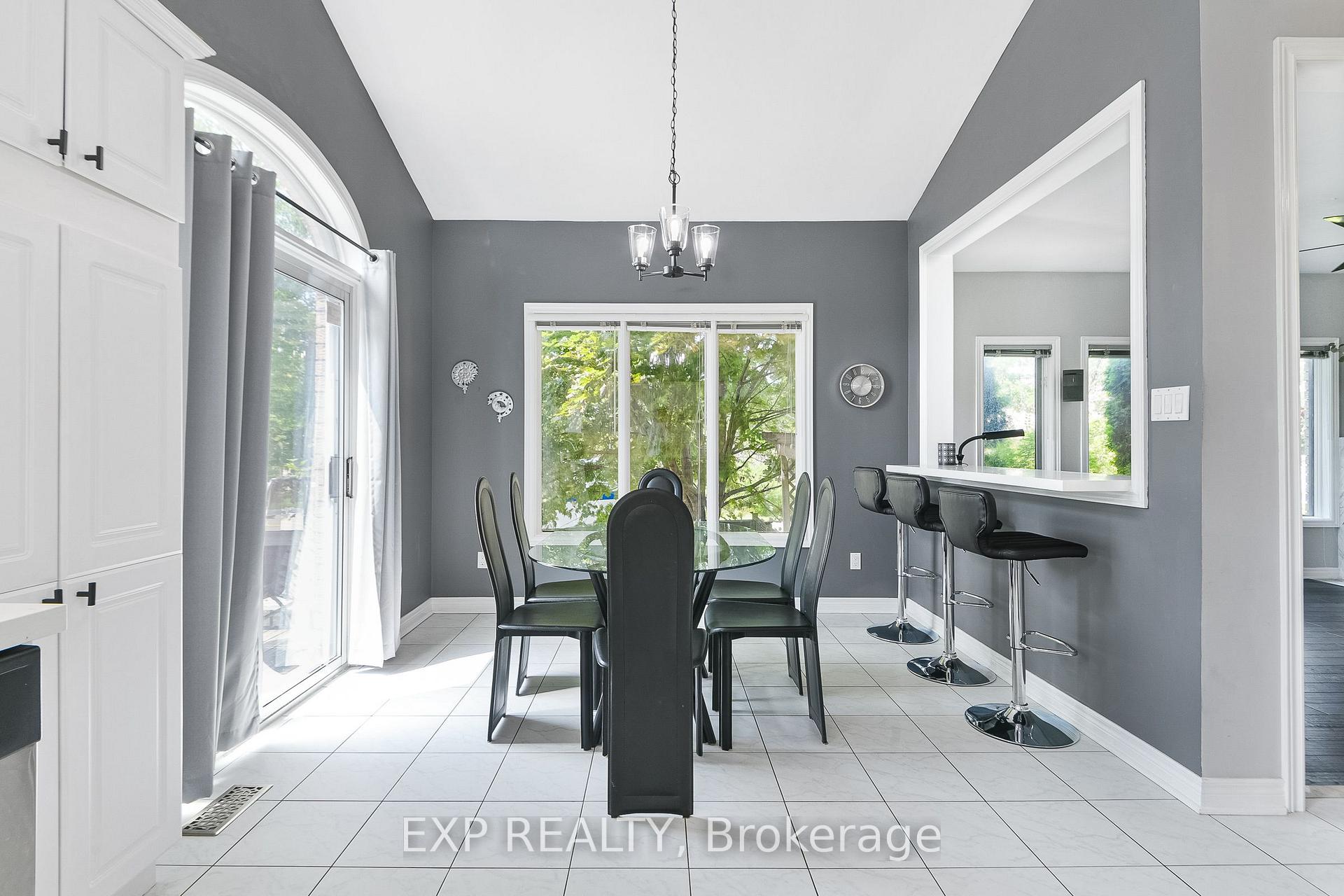 Photo 15 of 29 Batson Drive, Aurora, Aurora Village — HOMEH