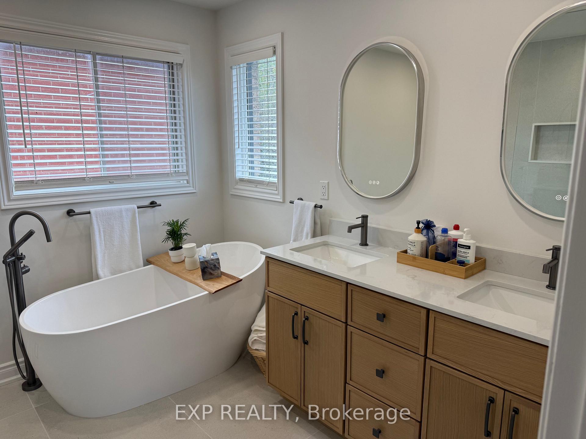 Photo 31 of 29 Batson Drive, Aurora, Aurora Village — HOMEH