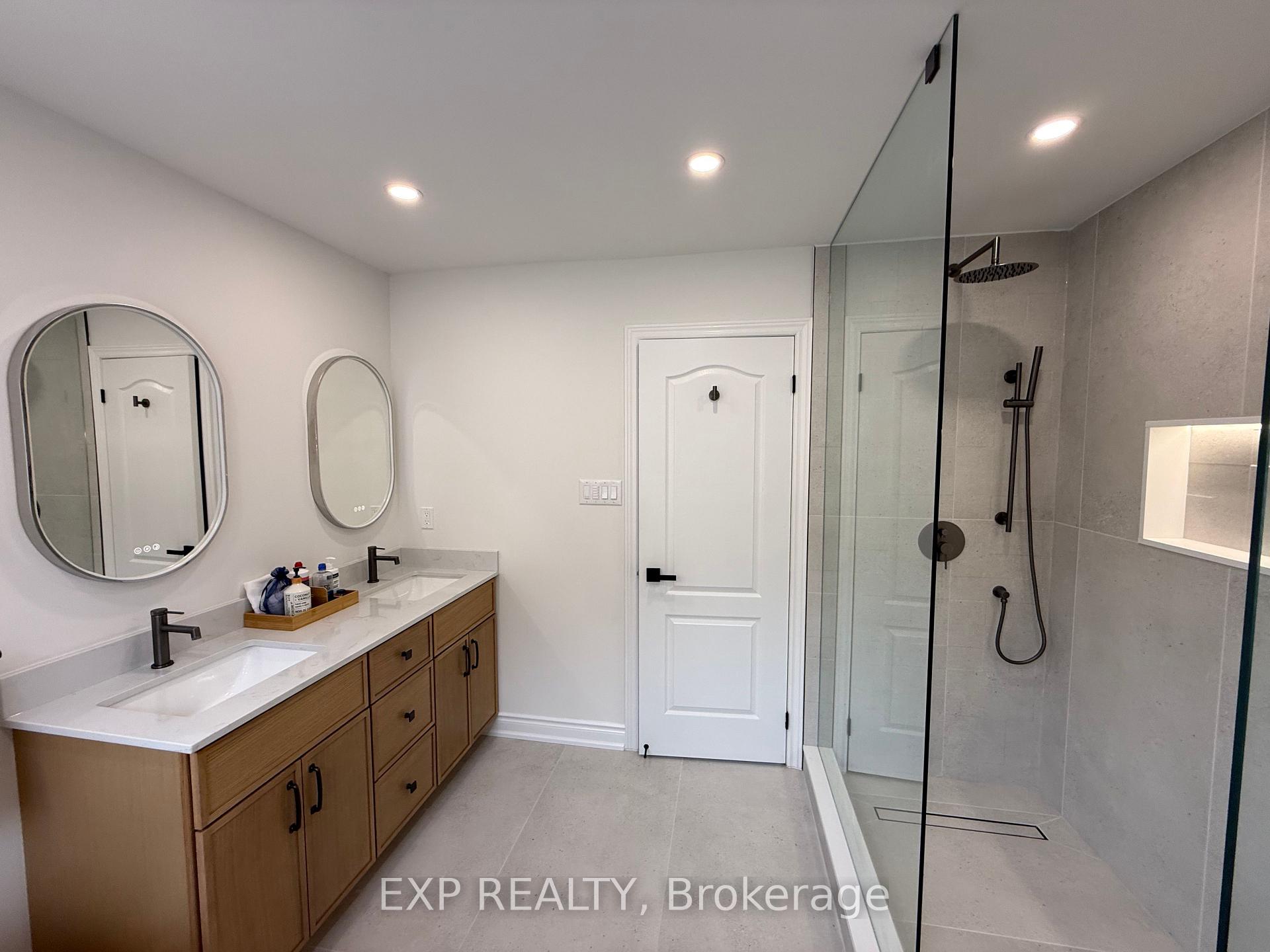 Photo 32 of 29 Batson Drive, Aurora, Aurora Village — HOMEH