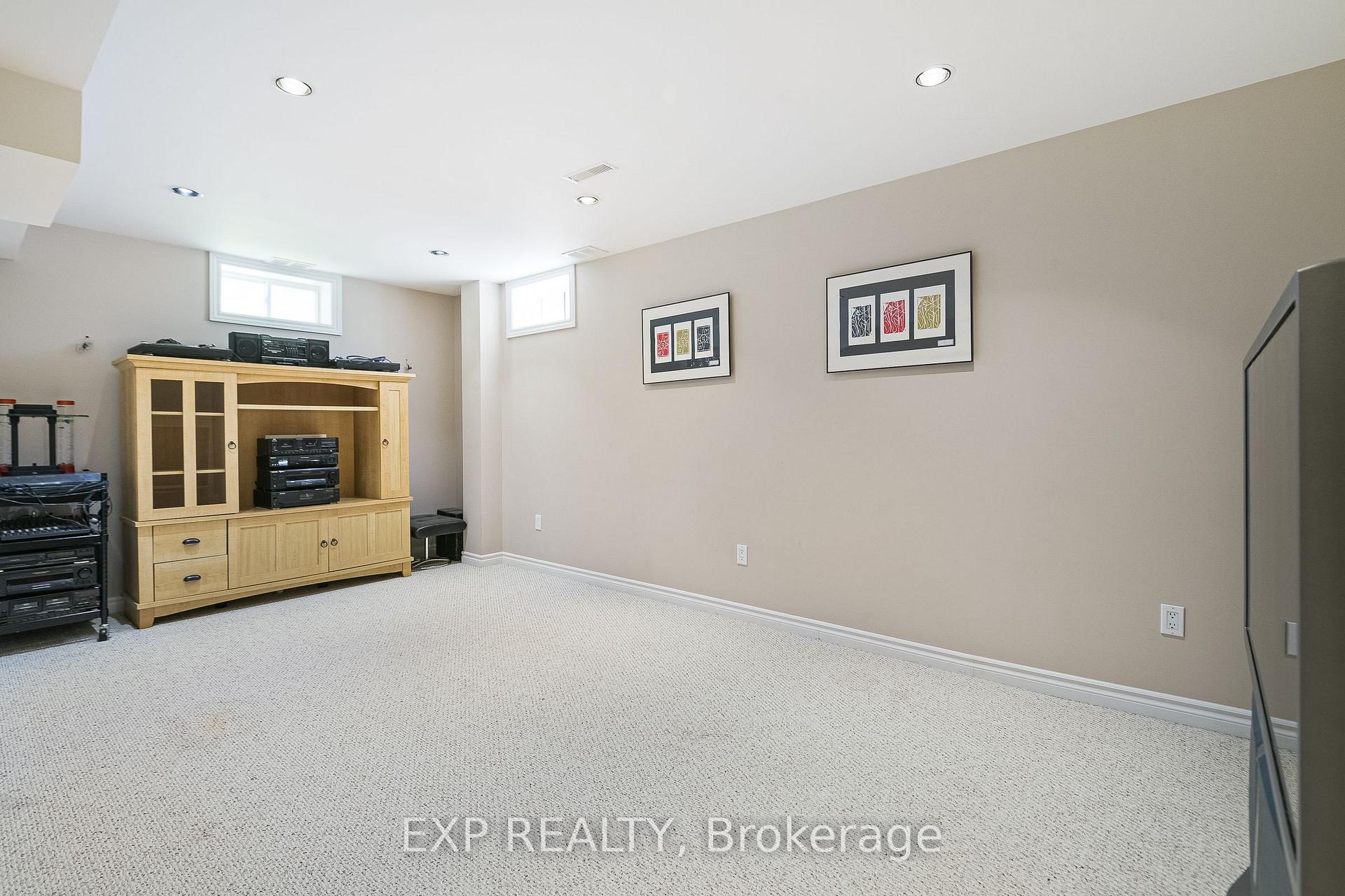 Photo 35 of 29 Batson Drive, Aurora, Aurora Village — HOMEH