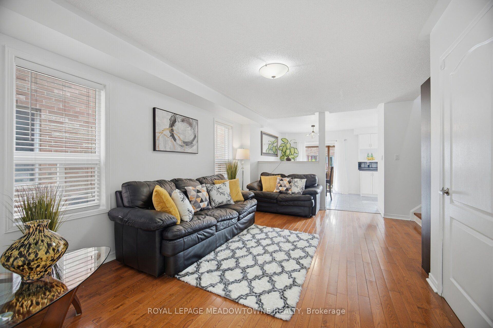Photo 8 of 7 Secord Crescent, Brampton, Fletcher's Meadow — HOMEH