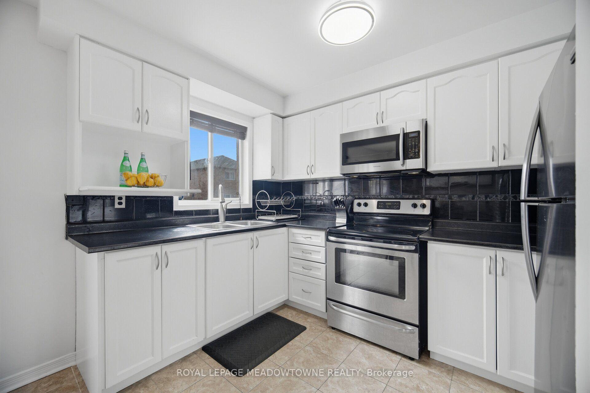 Photo 9 of 7 Secord Crescent, Brampton, Fletcher's Meadow — HOMEH