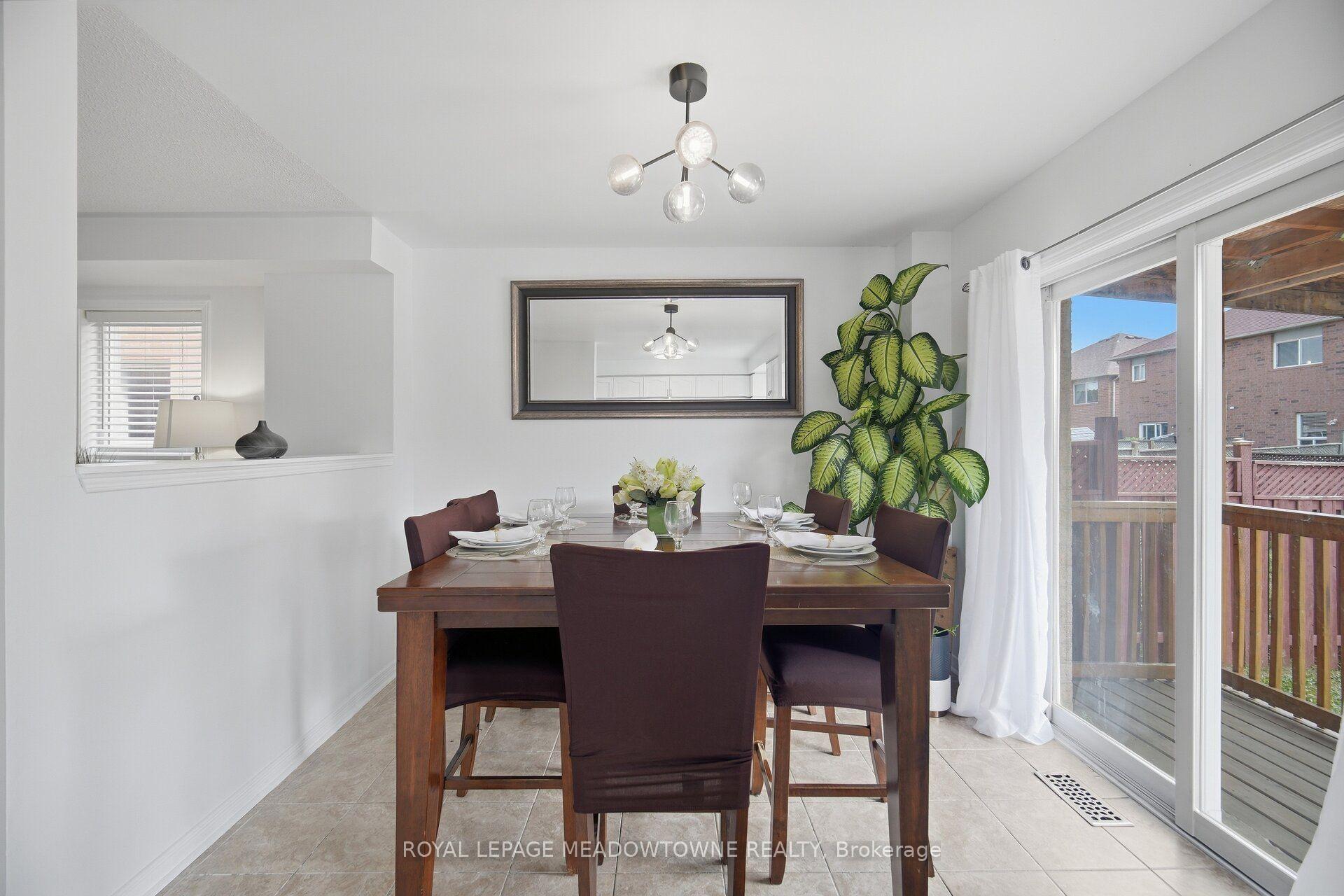 Photo 12 of 7 Secord Crescent, Brampton, Fletcher's Meadow — HOMEH