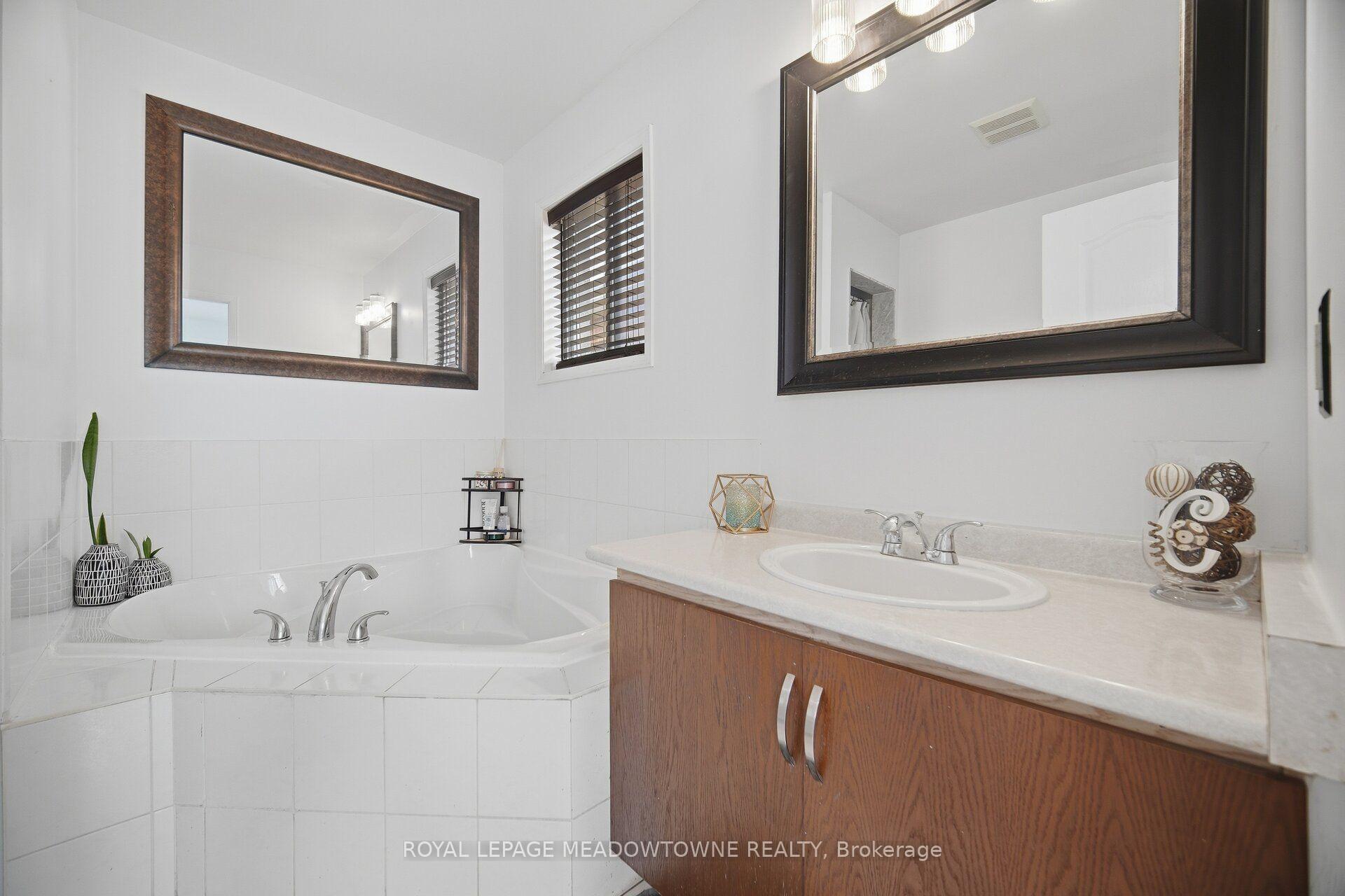 Photo 20 of 7 Secord Crescent, Brampton, Fletcher's Meadow — HOMEH