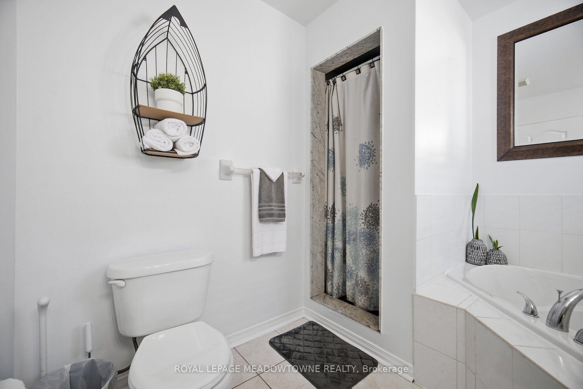 Photo 21 of 7 Secord Crescent, Brampton, Fletcher's Meadow — HOMEH
