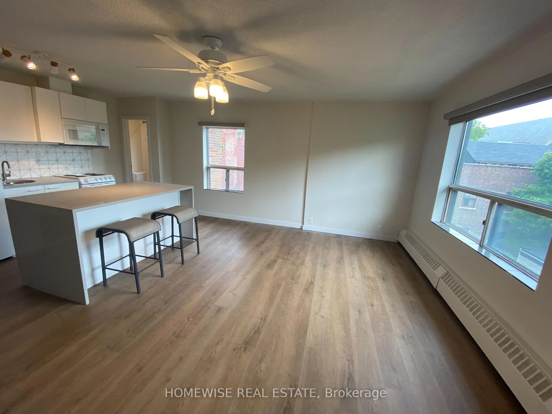Photo 8 of Unit 301, 5 High Park Boulevard, Toronto, High Park-Swansea — HOMEH