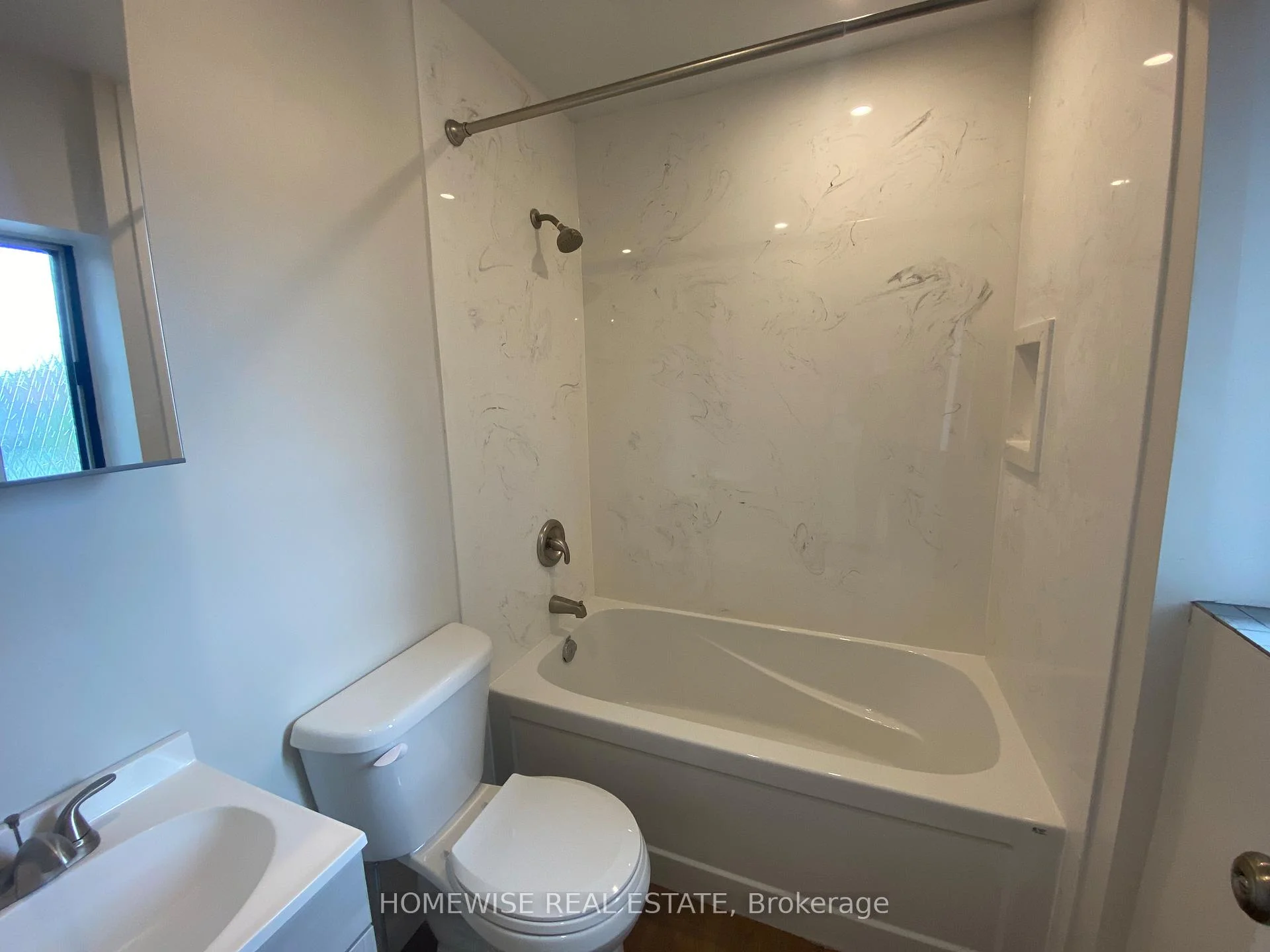 Photo 18 of Unit 301, 5 High Park Boulevard, Toronto, High Park-Swansea — HOMEH
