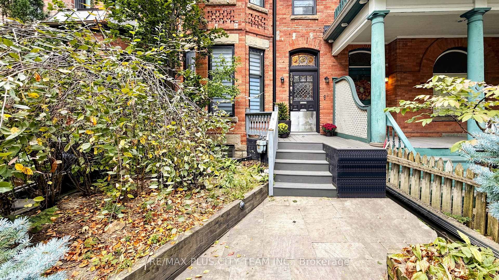 Photo 2 of 201 Seaton Street, Toronto, Cabbagetown-South St. James Town — HOMEH