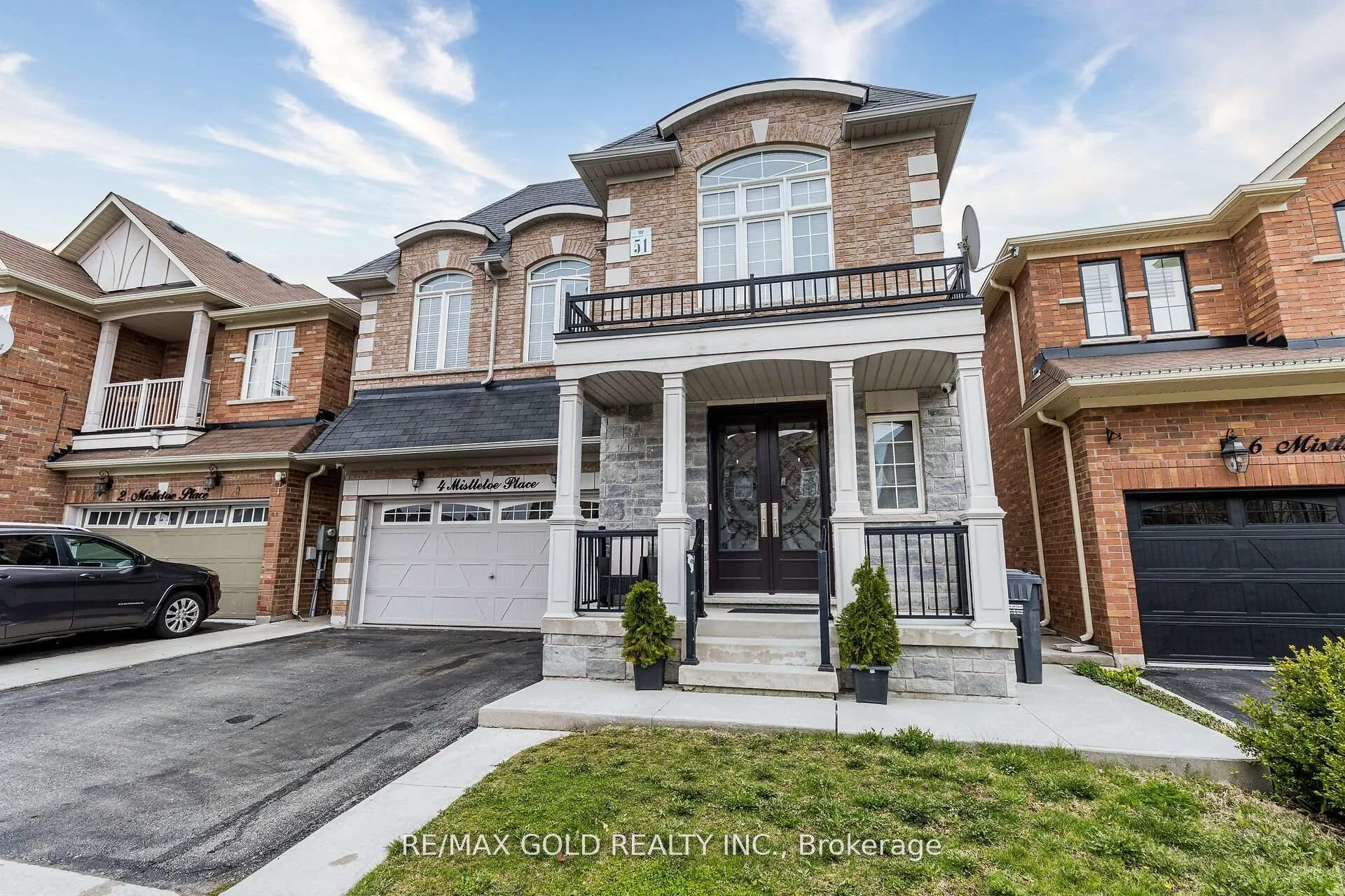 Photo 3 of 4 Mistletoe Place, Brampton, Credit Valley — HOMEH