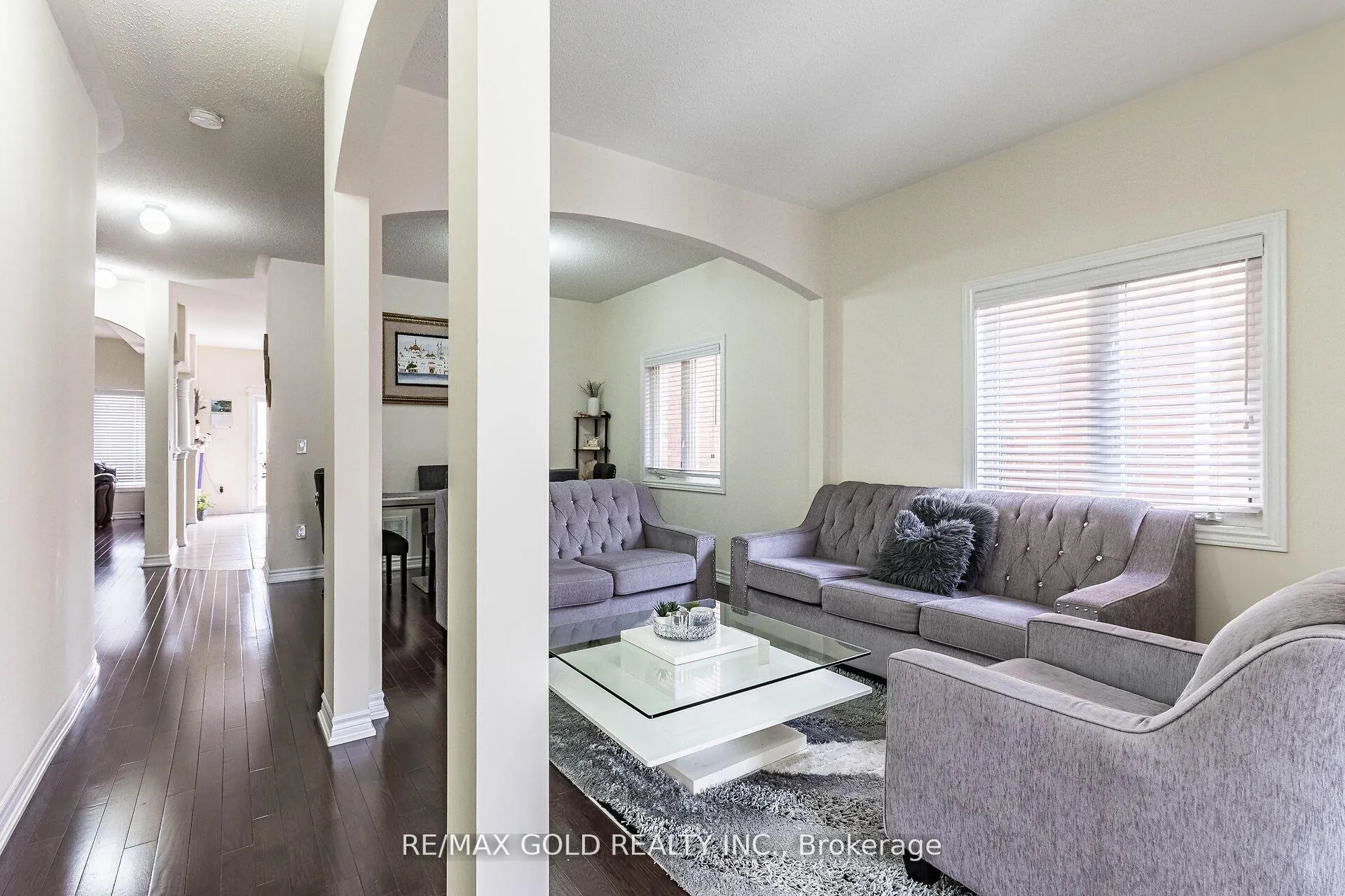 Photo 7 of 4 Mistletoe Place, Brampton, Credit Valley — HOMEH