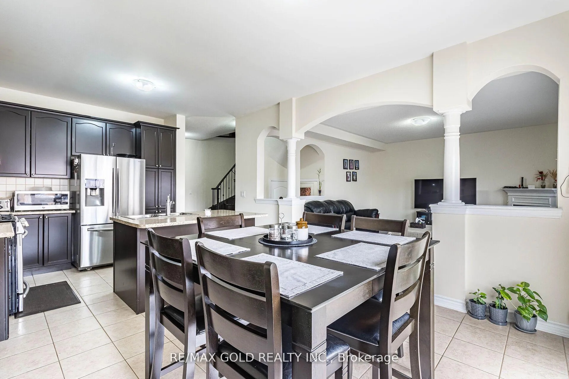 Photo 16 of 4 Mistletoe Place, Brampton, Credit Valley — HOMEH