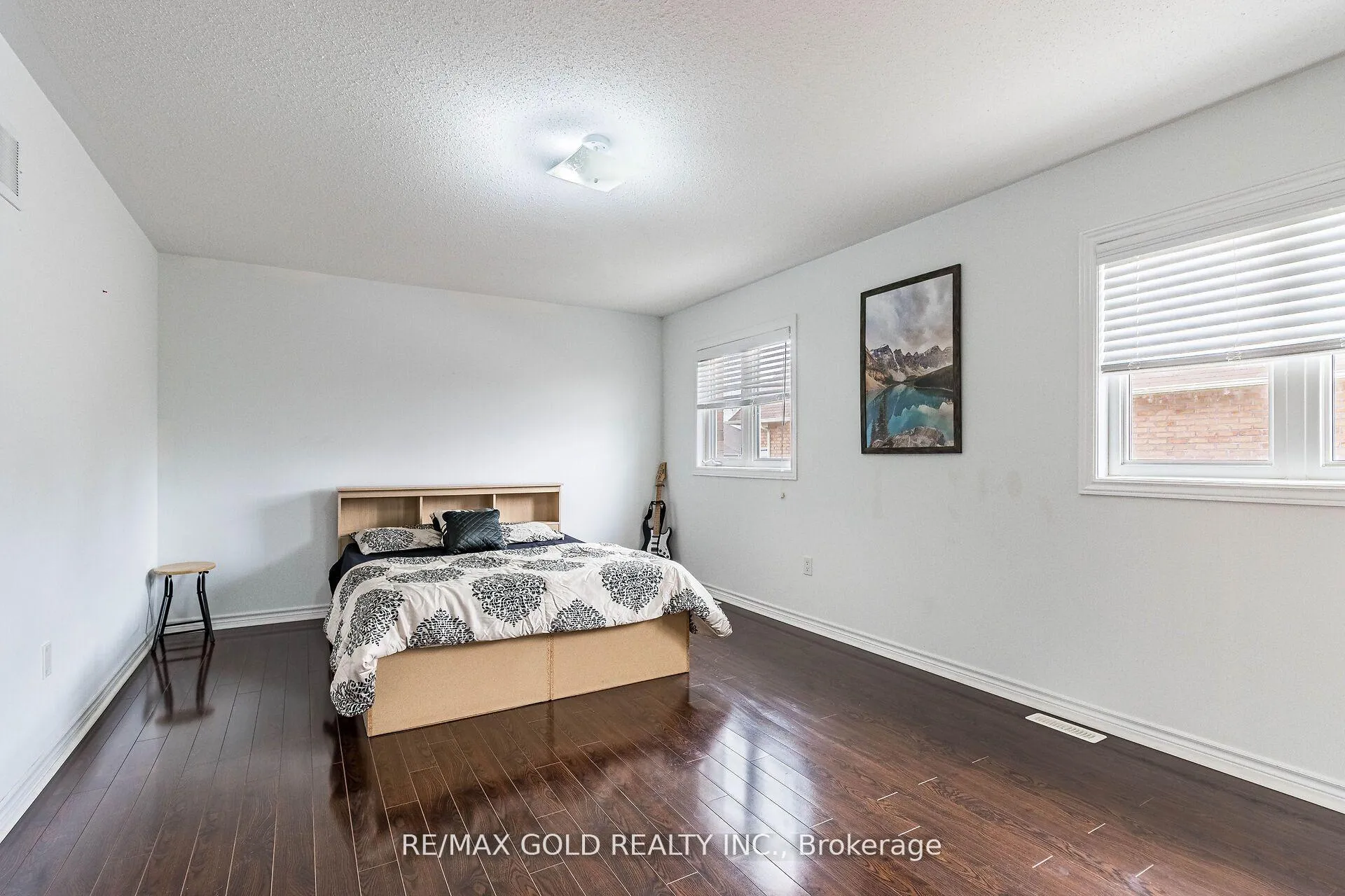 Photo 23 of 4 Mistletoe Place, Brampton, Credit Valley — HOMEH